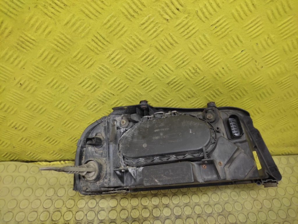 VW SHARAN and REFLEKTOR light left front 7M3941015AB
