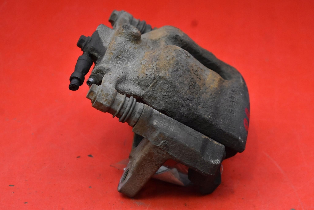 caliper brake right front VW PASSAT B8 2.0 TDI 150 KM 14-20