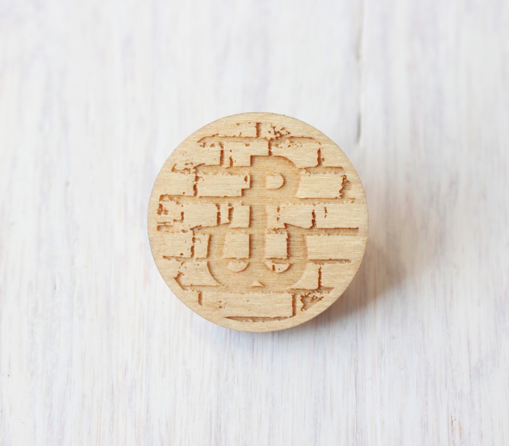 Drewniana wpinka PAMIĘTAMY - EkoCraft Marka Inna marka