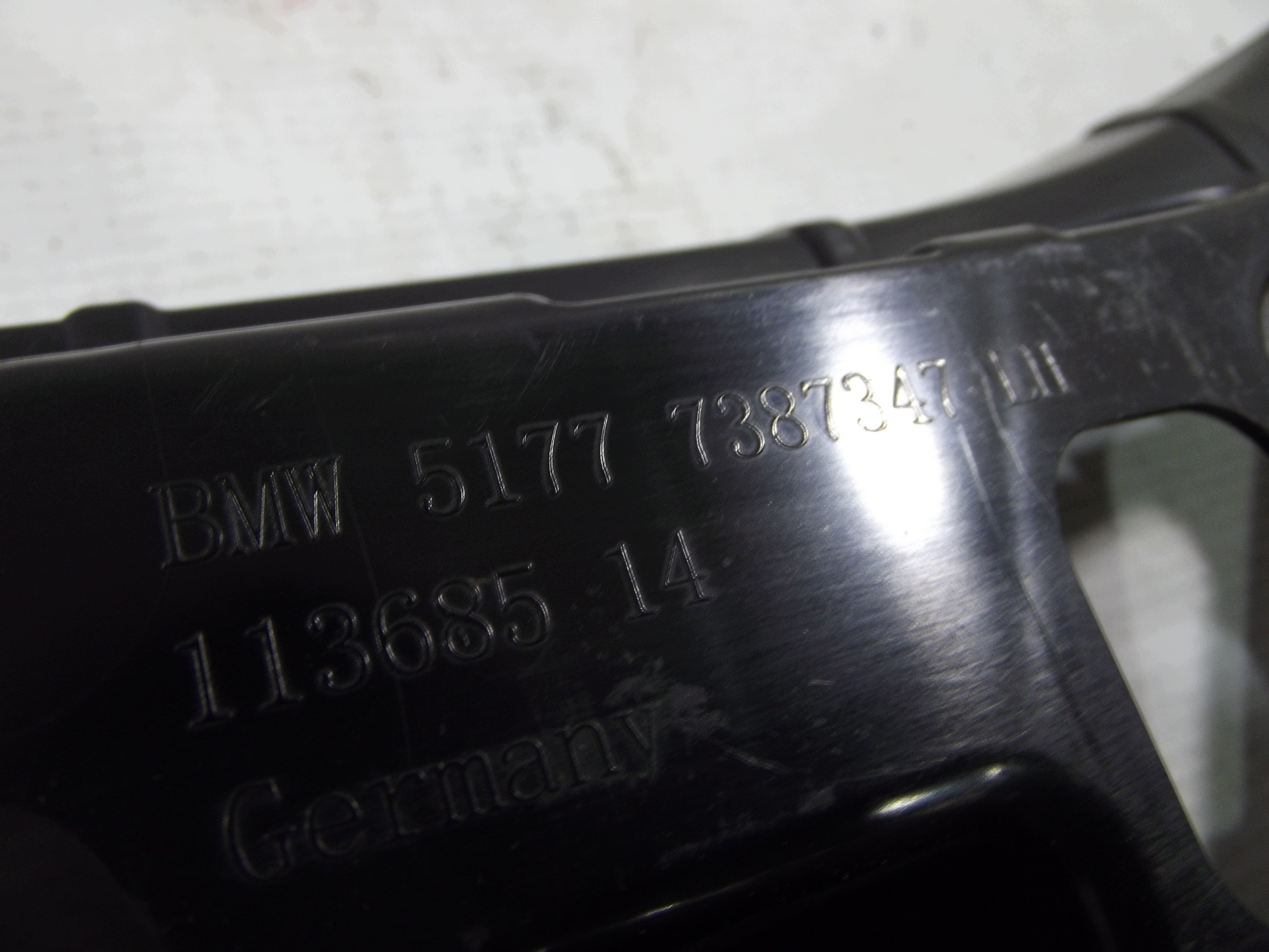 BMW 5 G30 G31 Support Support plaque Jupes Gauche 7387347