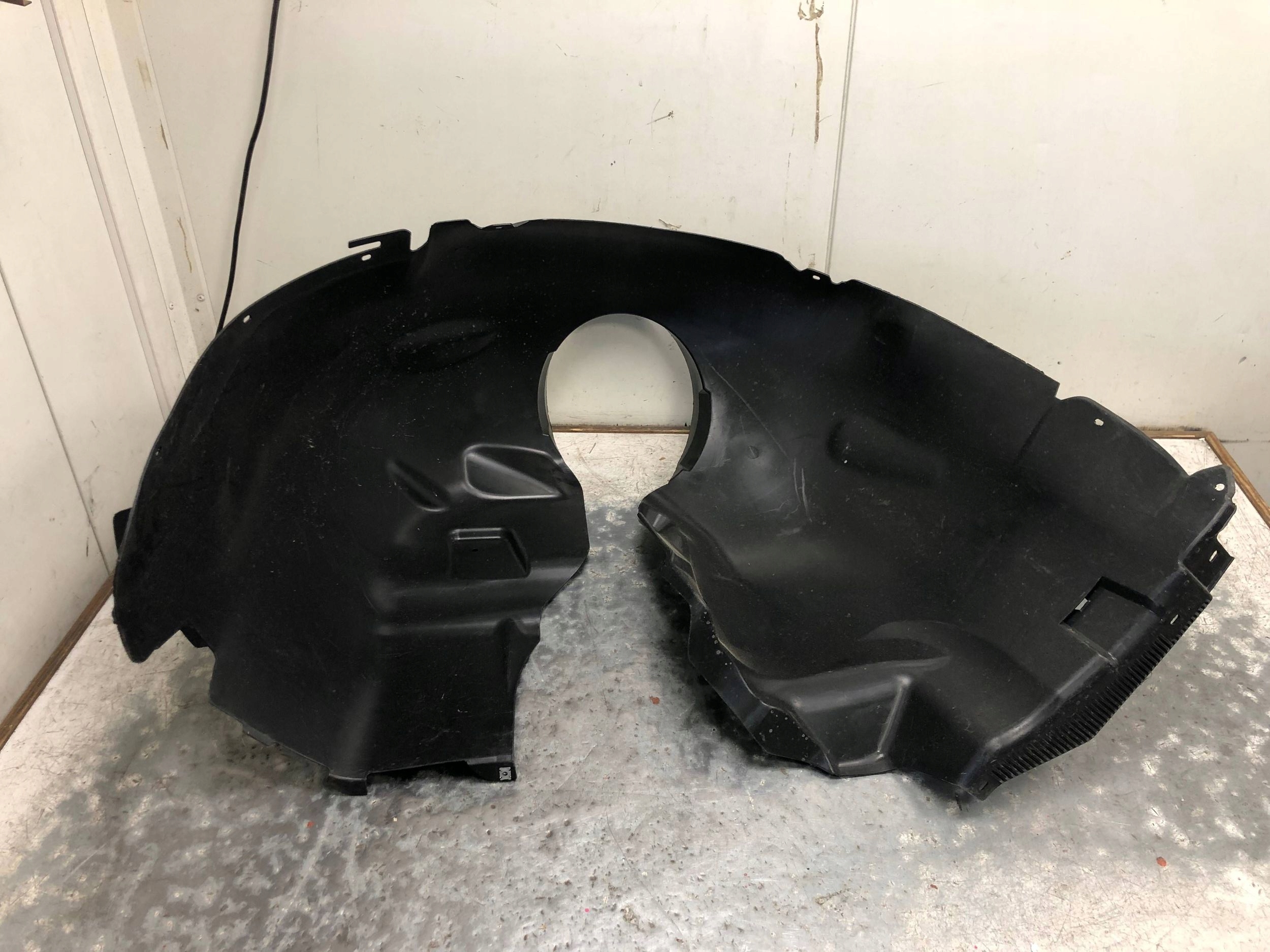 mudguard left front VW T7 7T0809957G