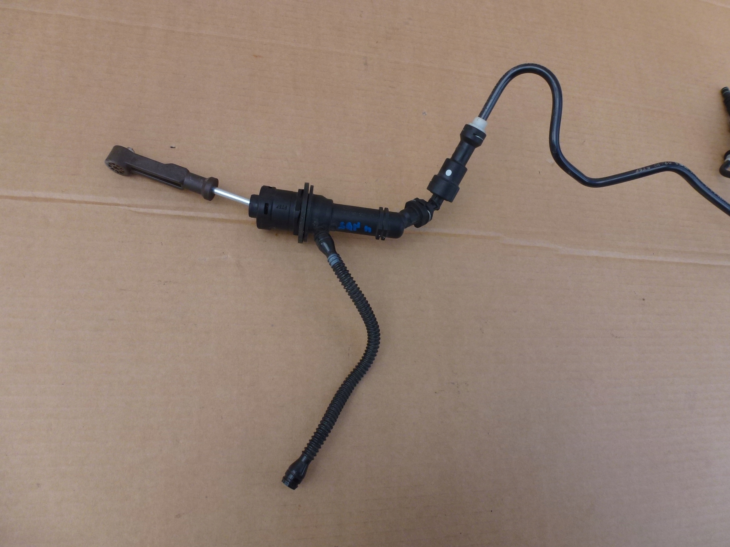 306104118R - Насос сцепления кабель DACIA LOGAN II SANDERO 18R