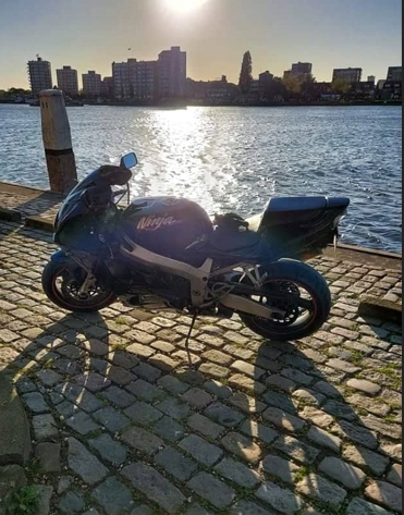 KAWASAKI ZX7R ZX 7R BAK ZBIORNIK PALIWA Part number 44285