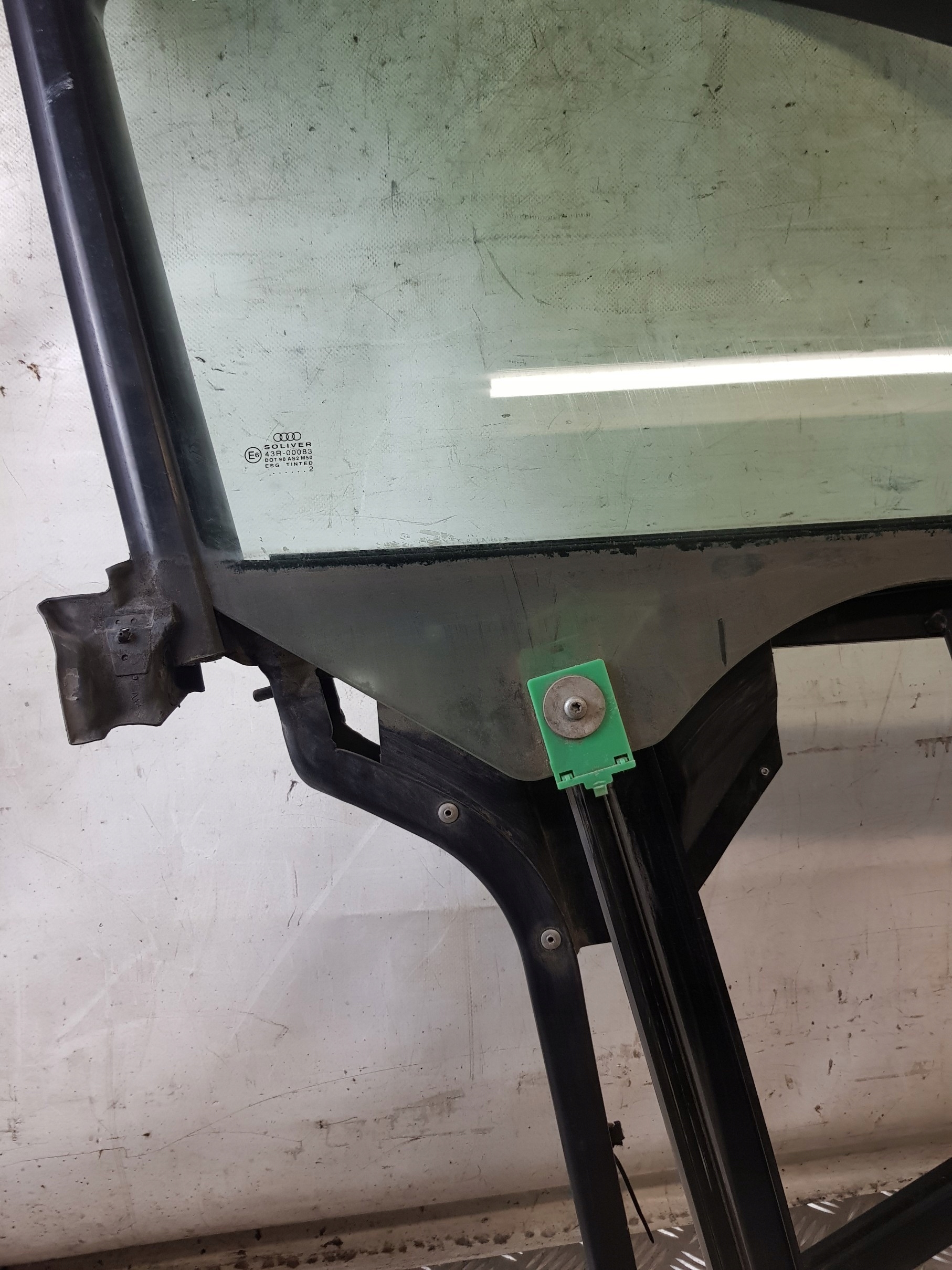 frame door window mini motor right front AUDI A6 C5 sedan 02R