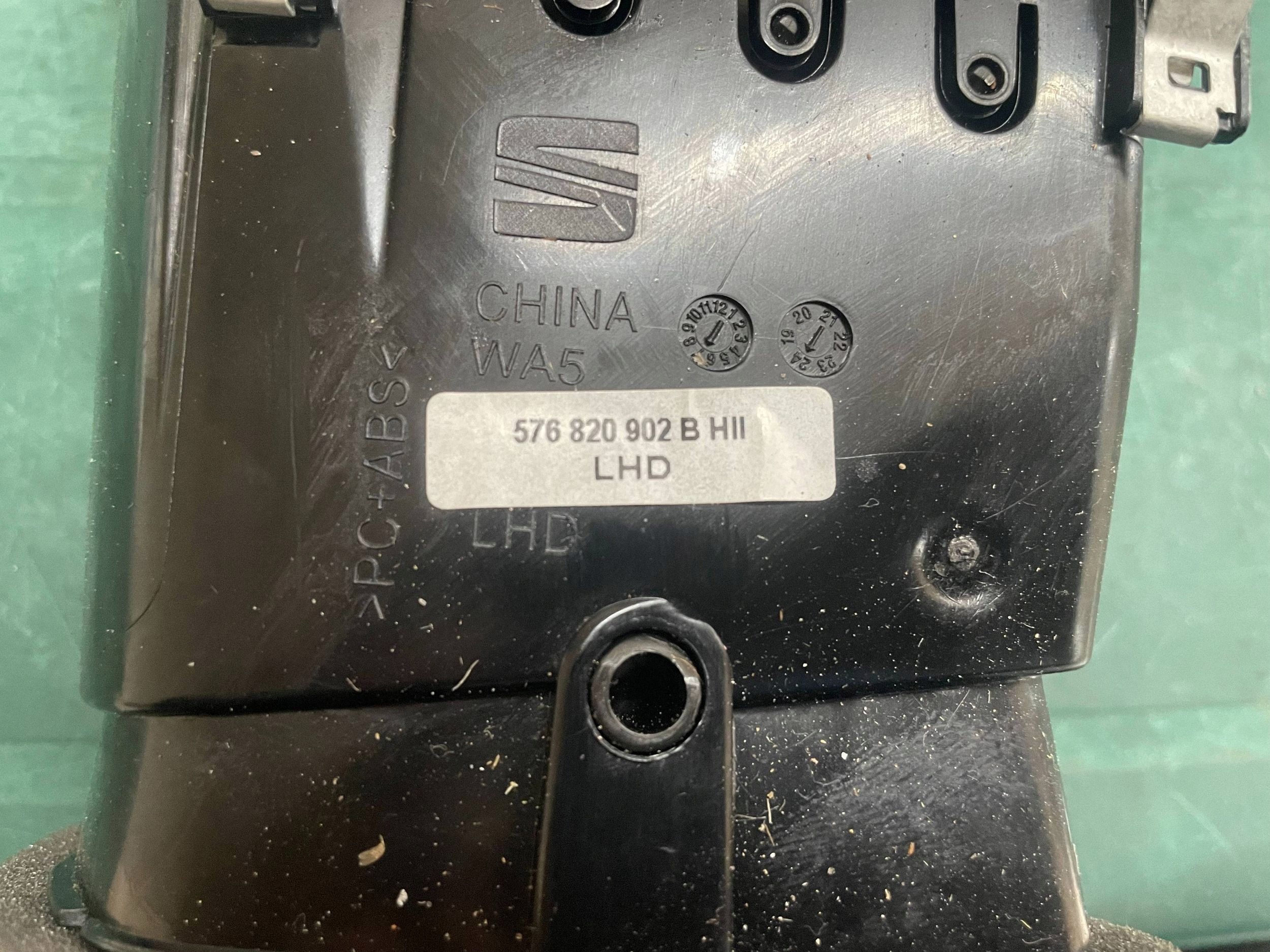 grid air conditioning devices of the dashboard right SEAT ATECA 576820902B @A