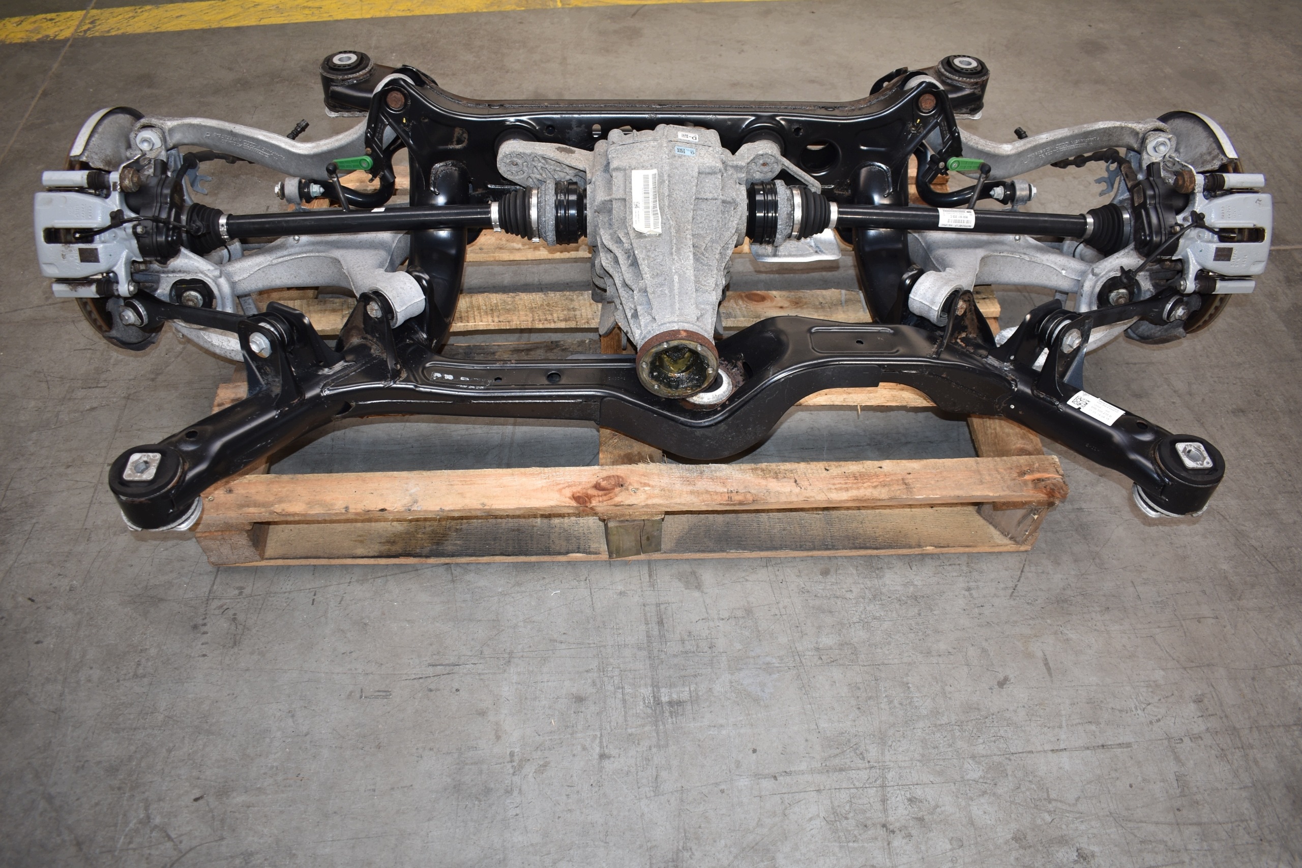 IDEALNE sususpension rear part rear. KPL. PORSCHE MACAN