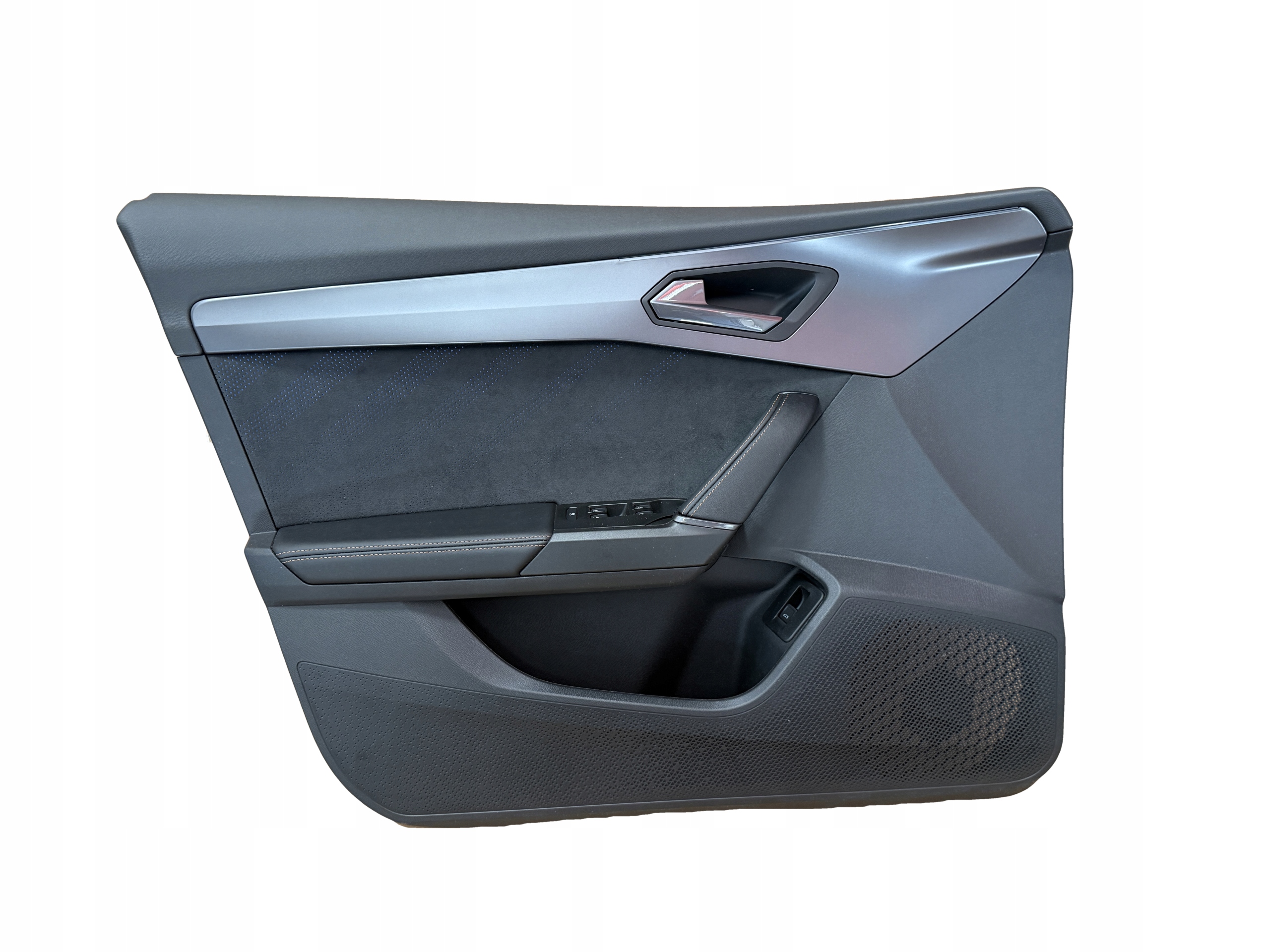 CUPRA FORMENTOR side door left front AMBIENTE