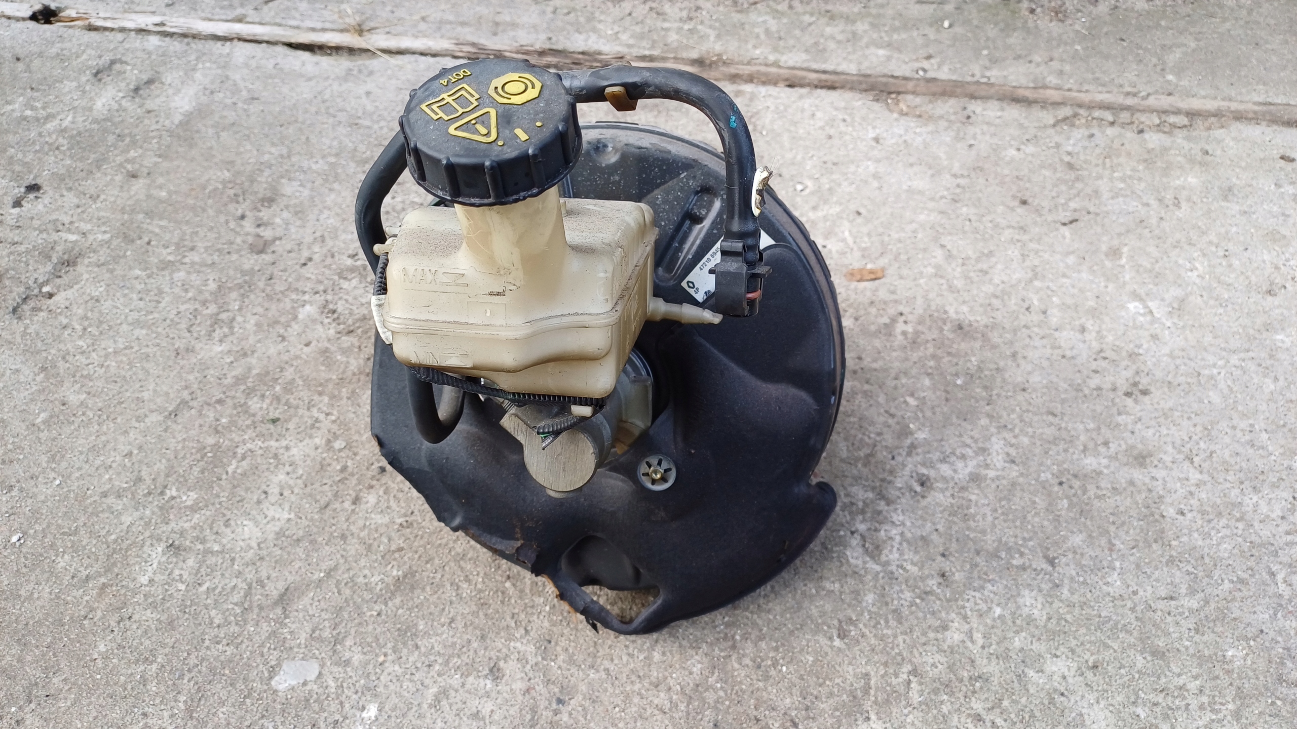 renault ARKANA насос 472106945R