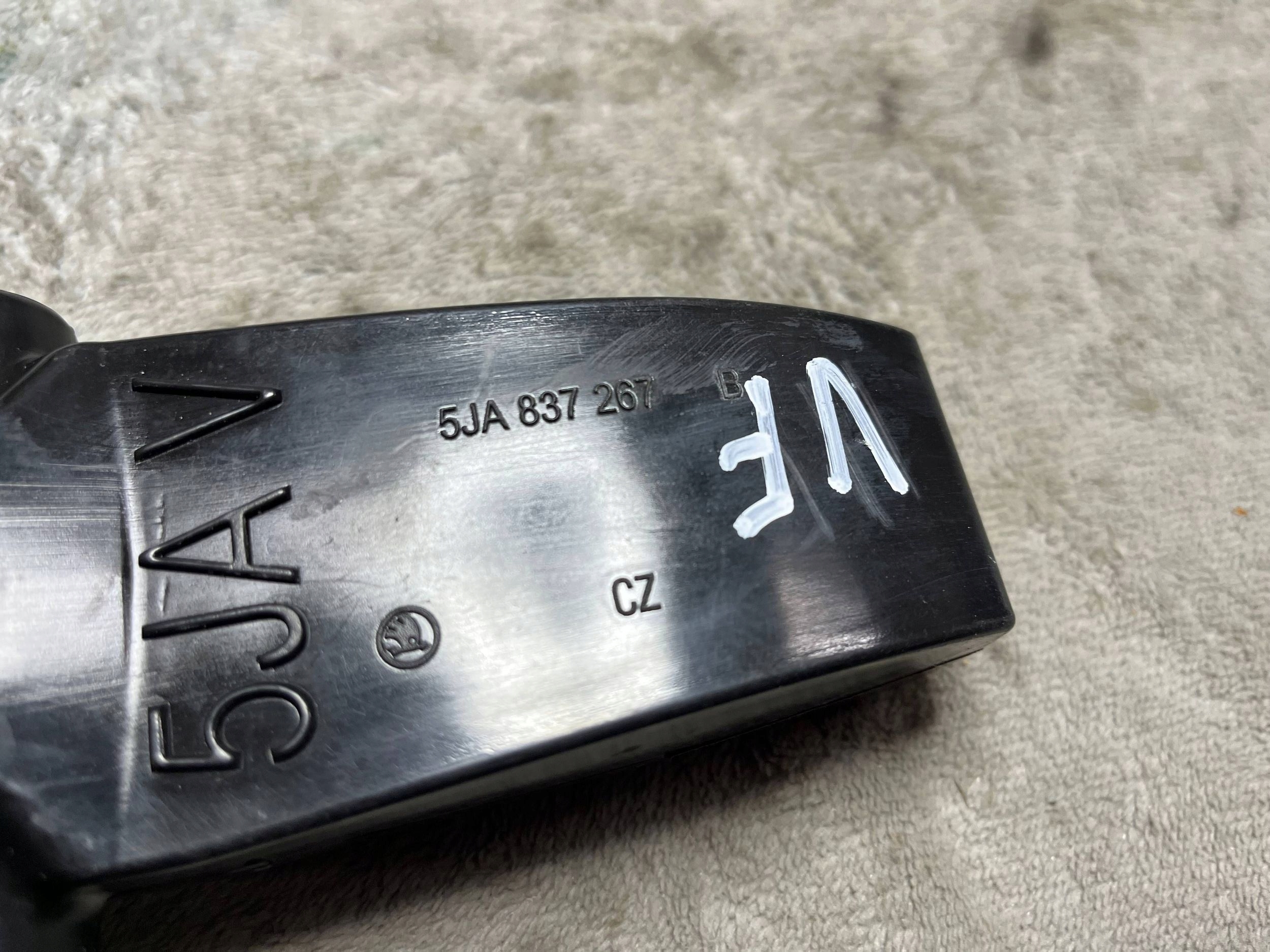 limiter door SKODA RAPID A4 B8 5JA837267B !J