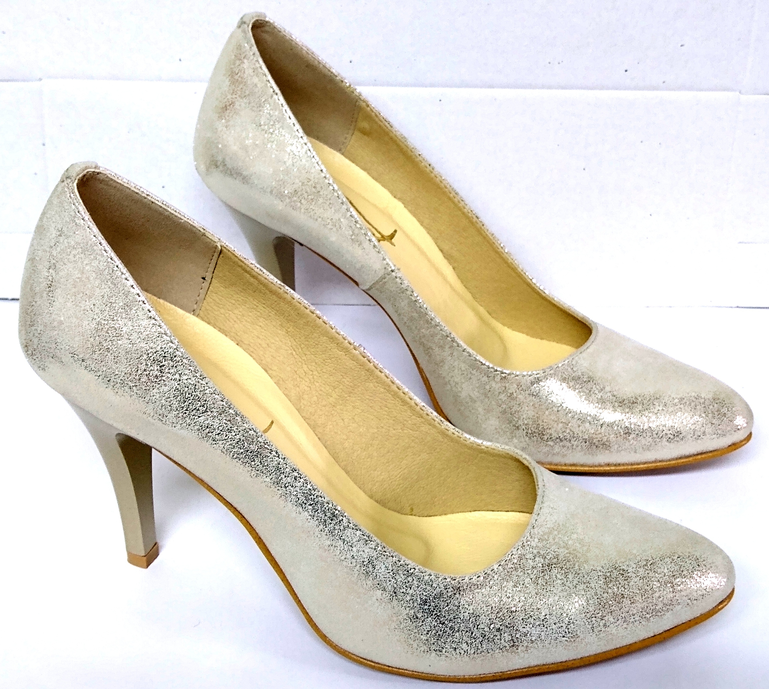 

Wygodne Stylowe Szpilki Czółenka Skóra Nat UNI-72