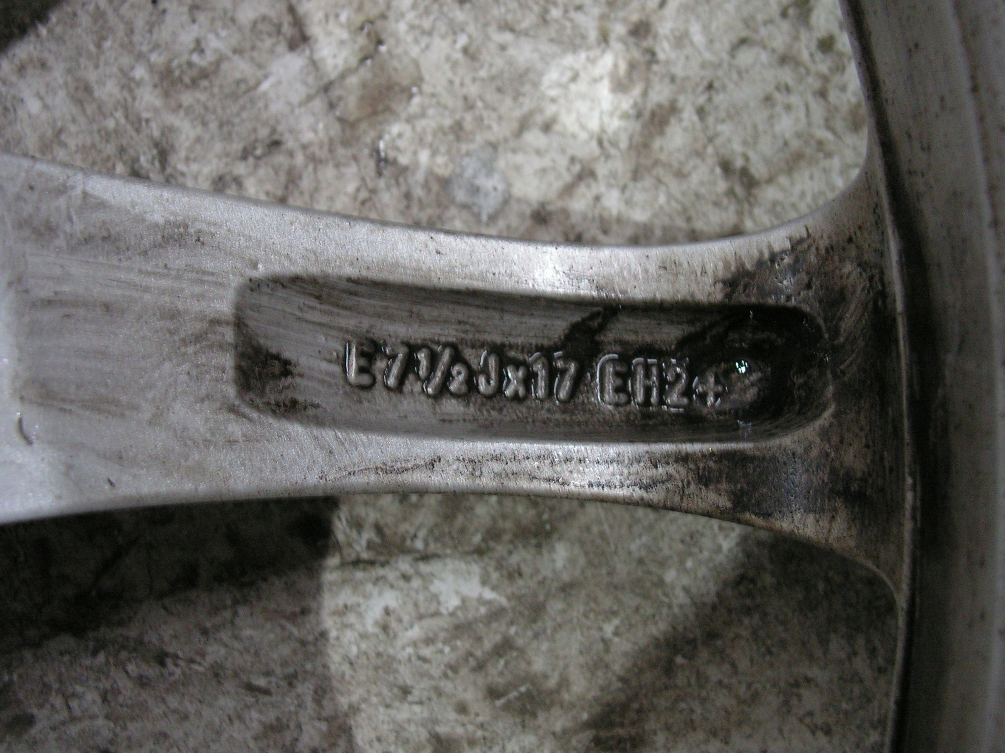 BMW disk hliníkový 17 6787575
