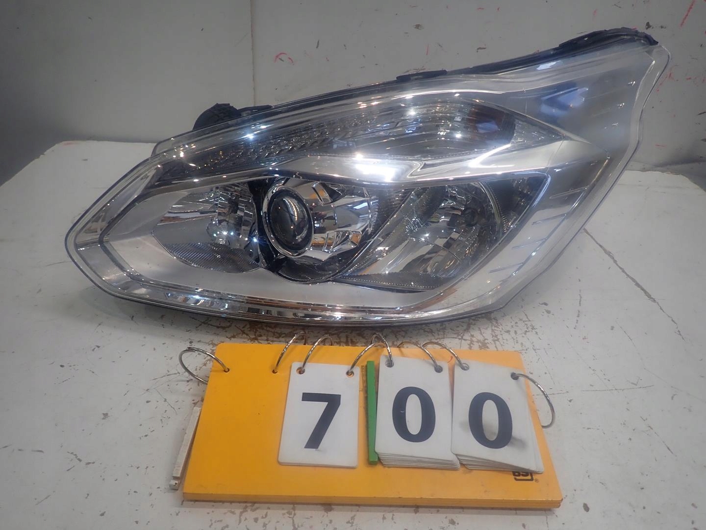 light front left FORD TRANSIT CUSTOM 2013
