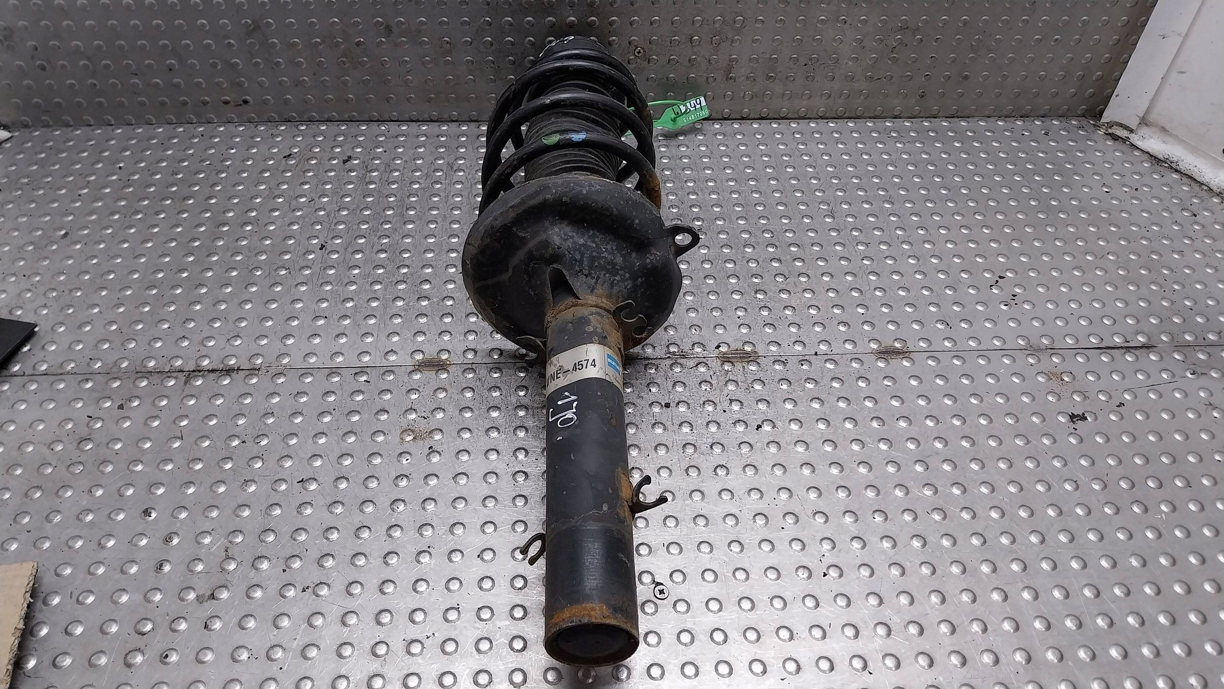 shock absorber left right front 1J0413031AM VW GOLF IV LEON and OCTAVIA and A3 8L