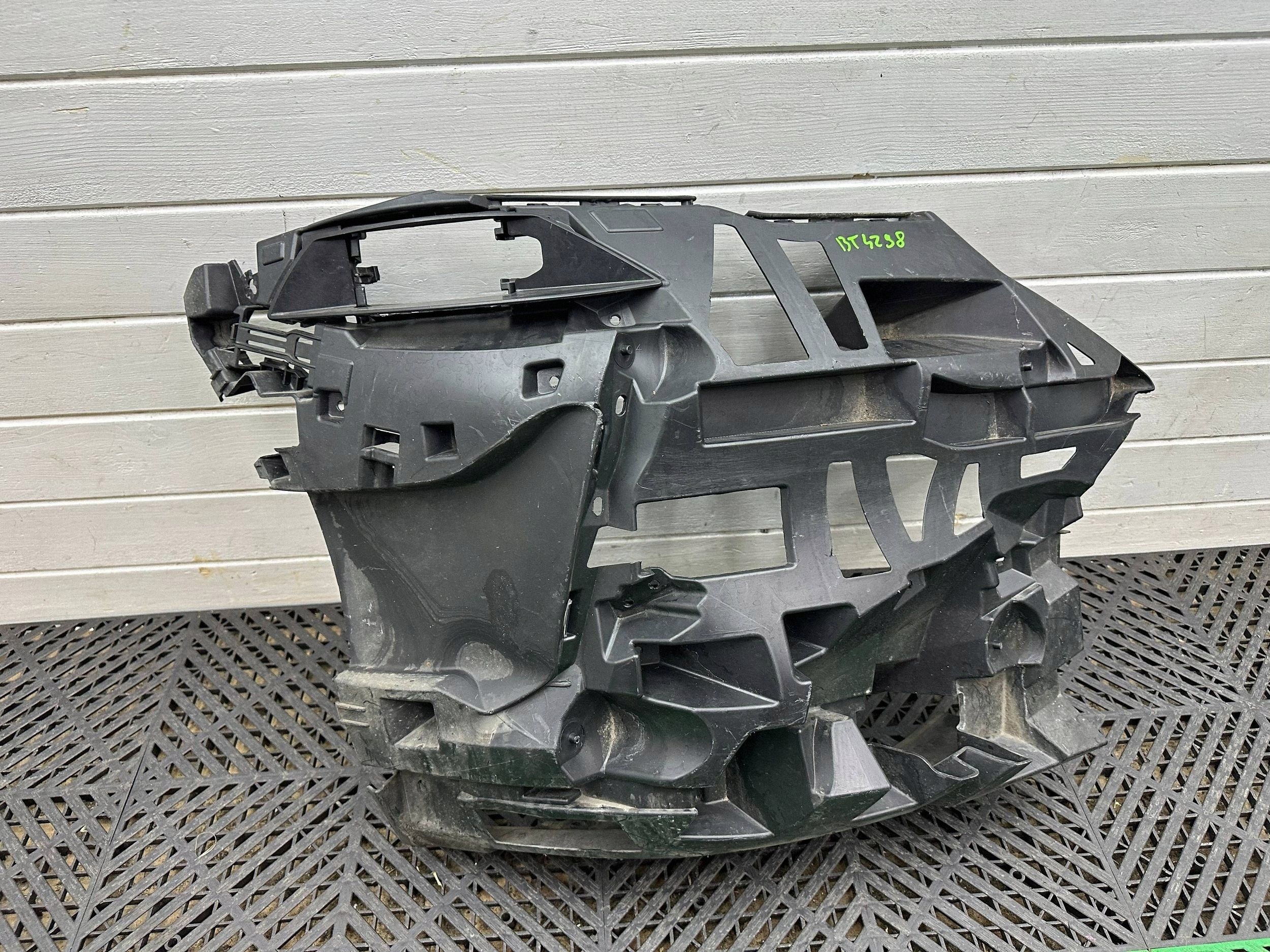 bumper bracket of the front front side right BMW 5 G60 G61 9879292