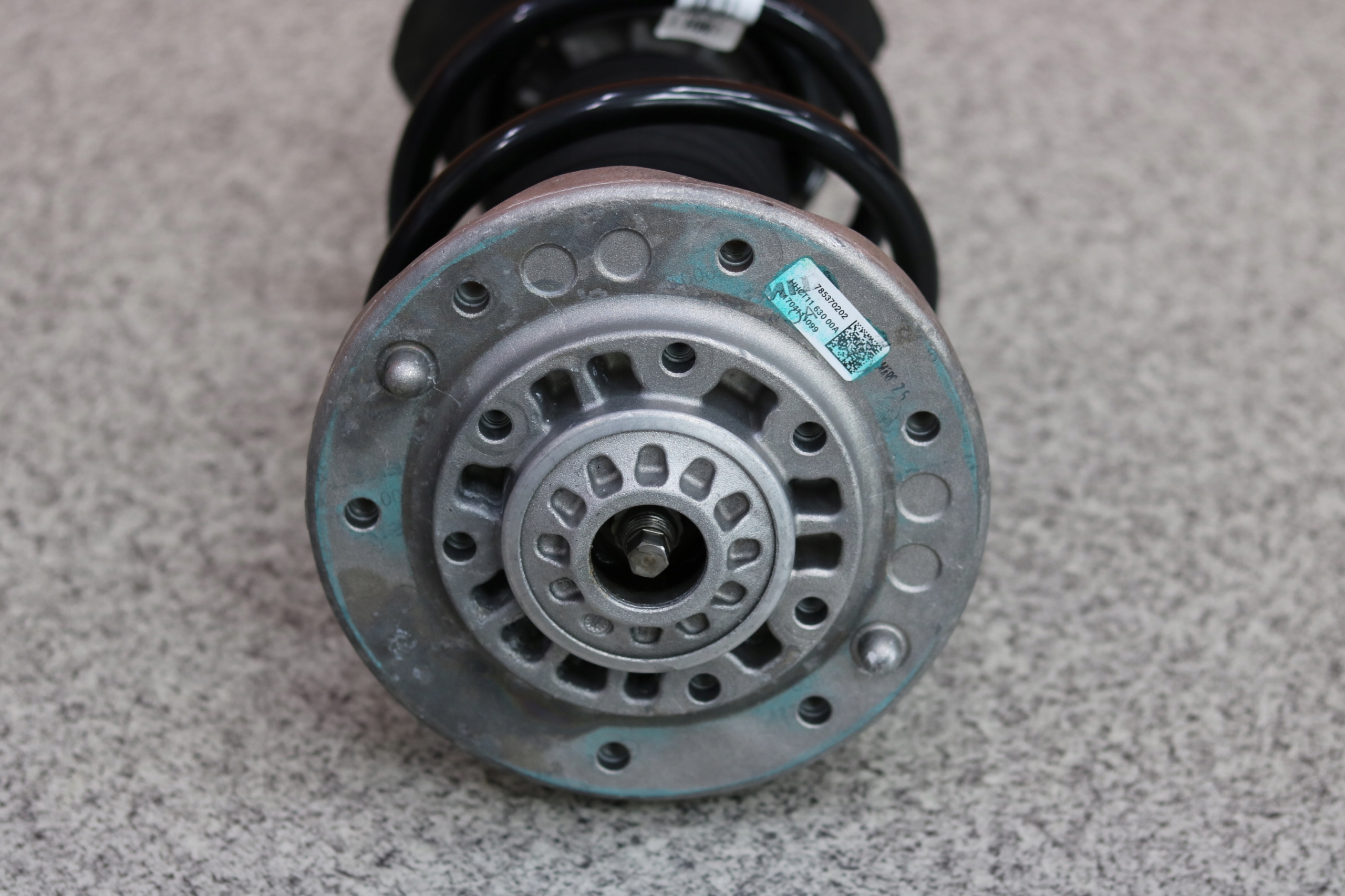 BMW M4 F83 shock absorber left front 2284945 2482 km!!!