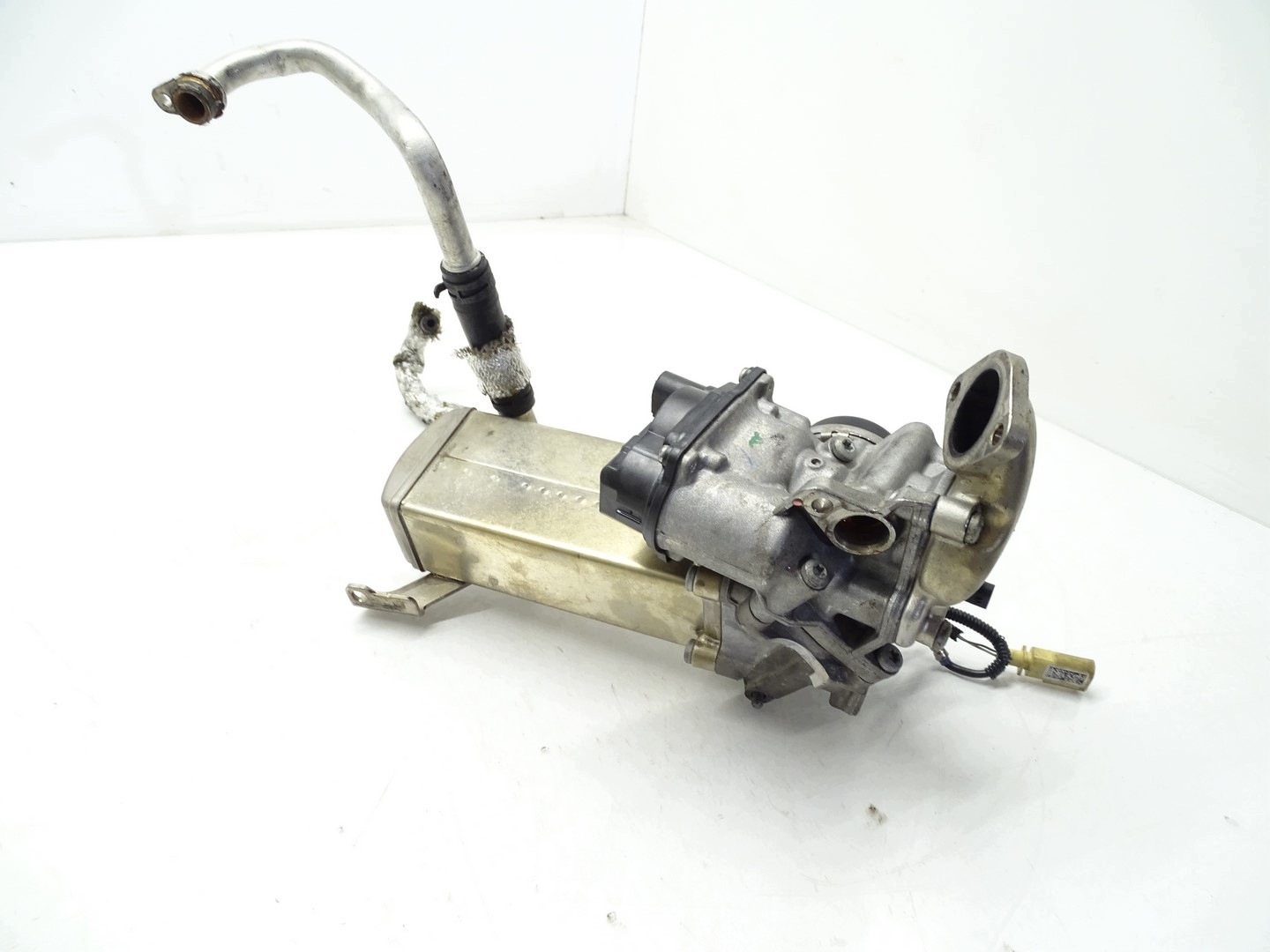 Kühler Sensor Gase EGR AUDI A4 A6 C7 3.0 TDI 059131511AK