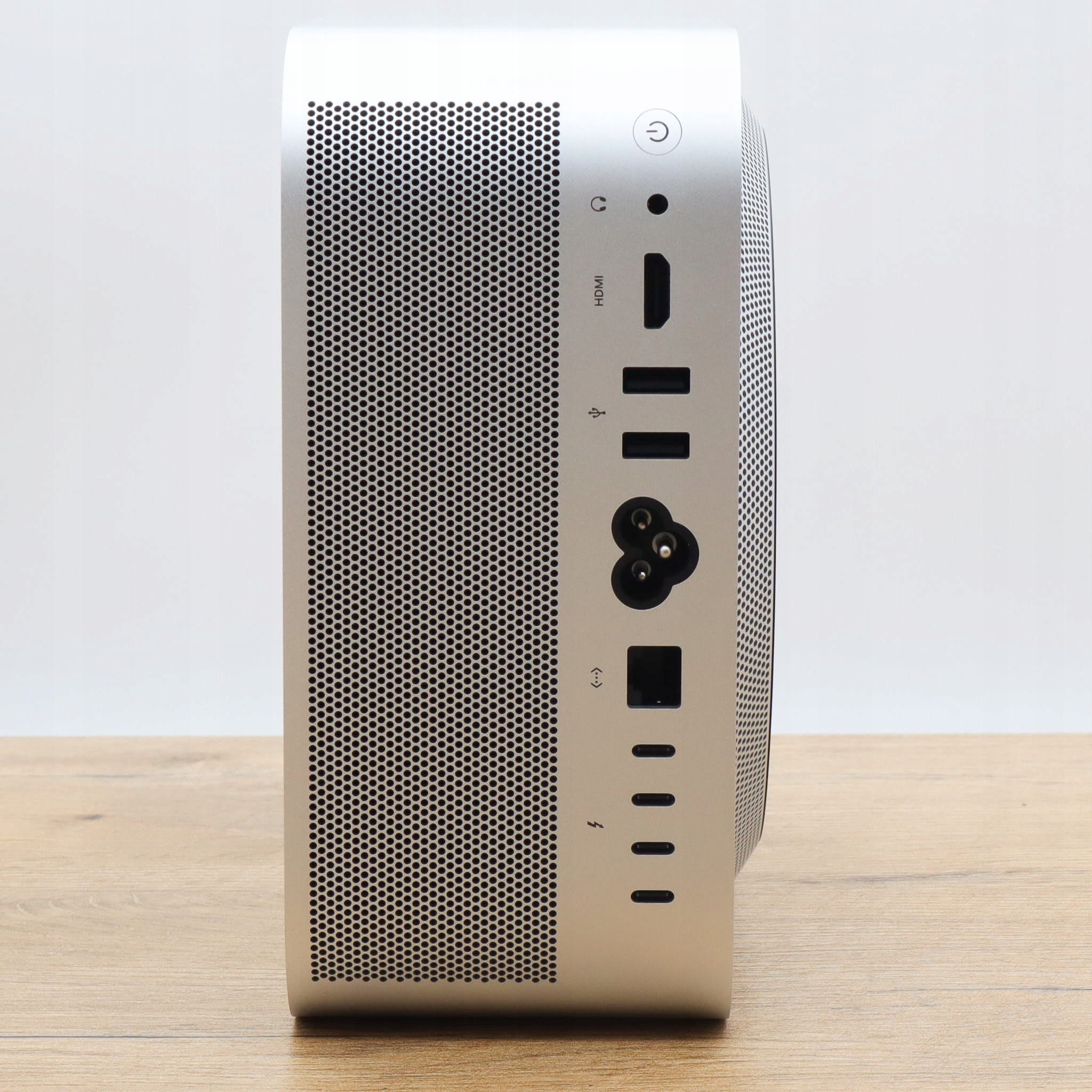 Mini PC Apple Mac Studio M1 MAX 10-core CPU + 24-core GPU