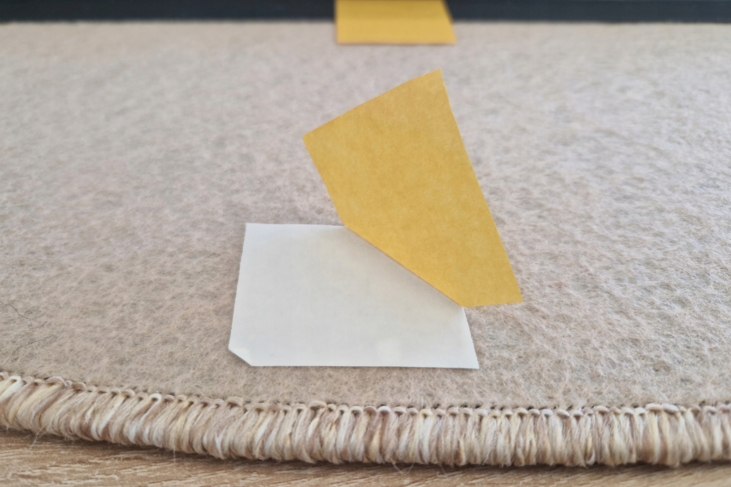 NAKŁADKI NA SCHODY DYWANIKI CHODNICZKI NA FILCU Materiał tkanina