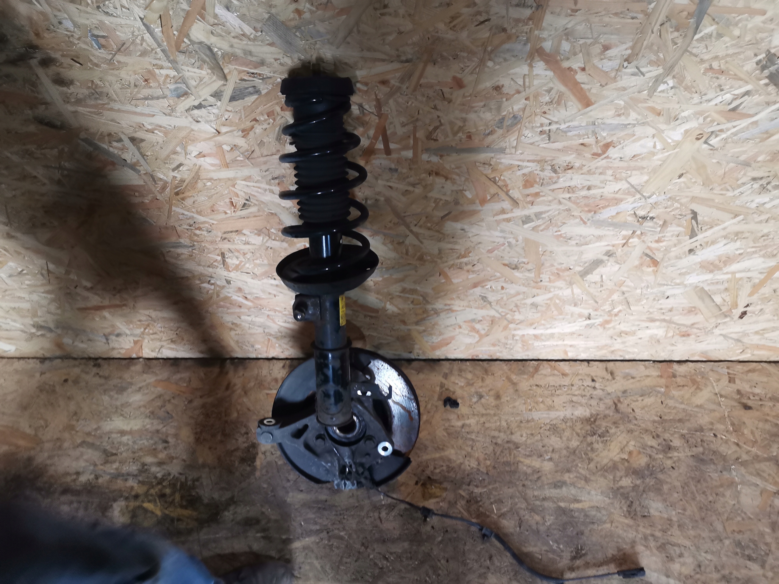 McPherson shock absorber swing left front OPEL ZAFIRA C 13419917