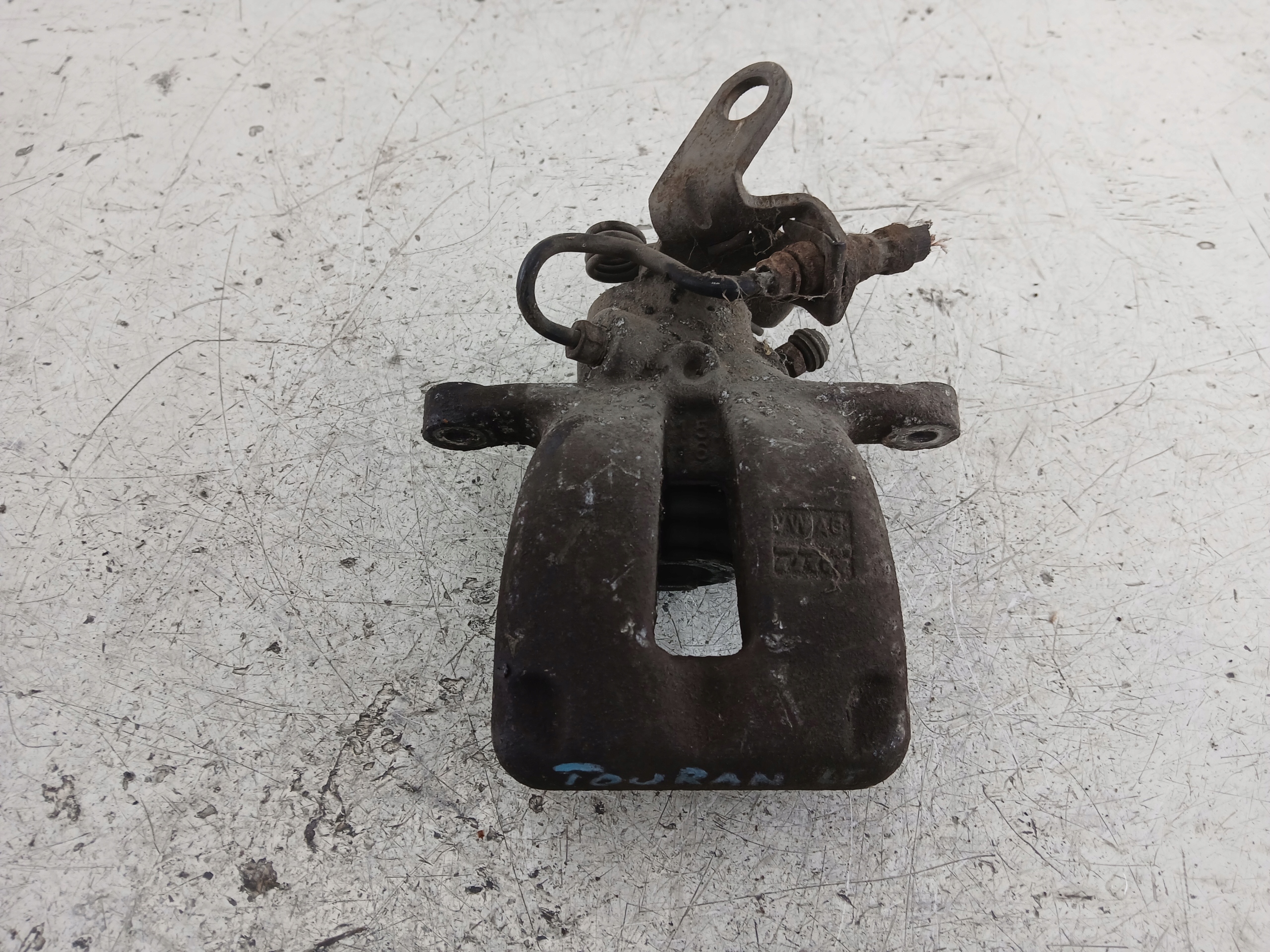 VW TOURAN and caliper brake left rear part