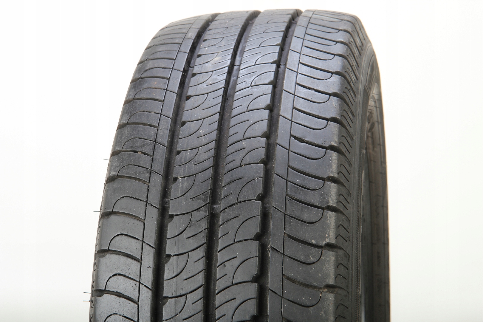 1x 215 / 65r15c Goodyear Efficient Grip Cargo (C1884