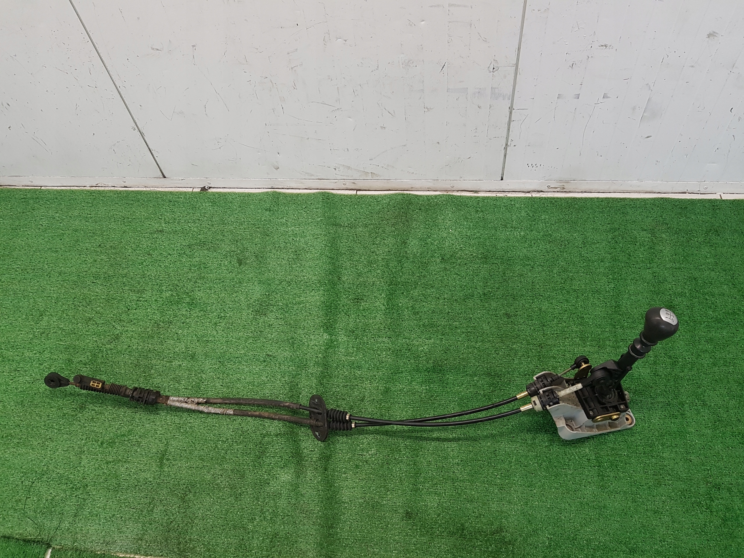 trim changes of the gear FORD CONNECT 2T1R-7K087-AA