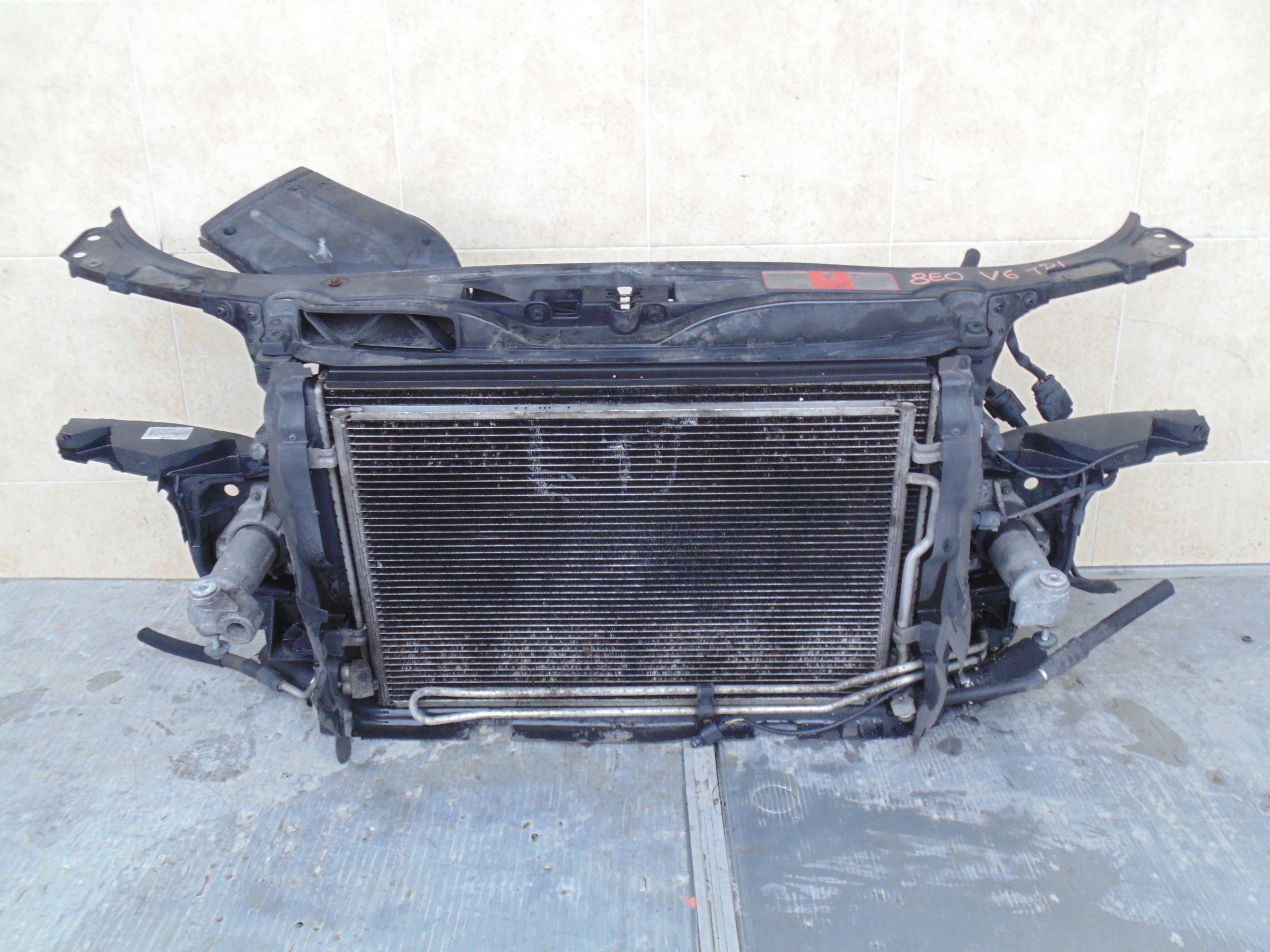 PAS PRZEDNI WZMOCNIENIE AUDI A4 8E0 2.5 TDI V6