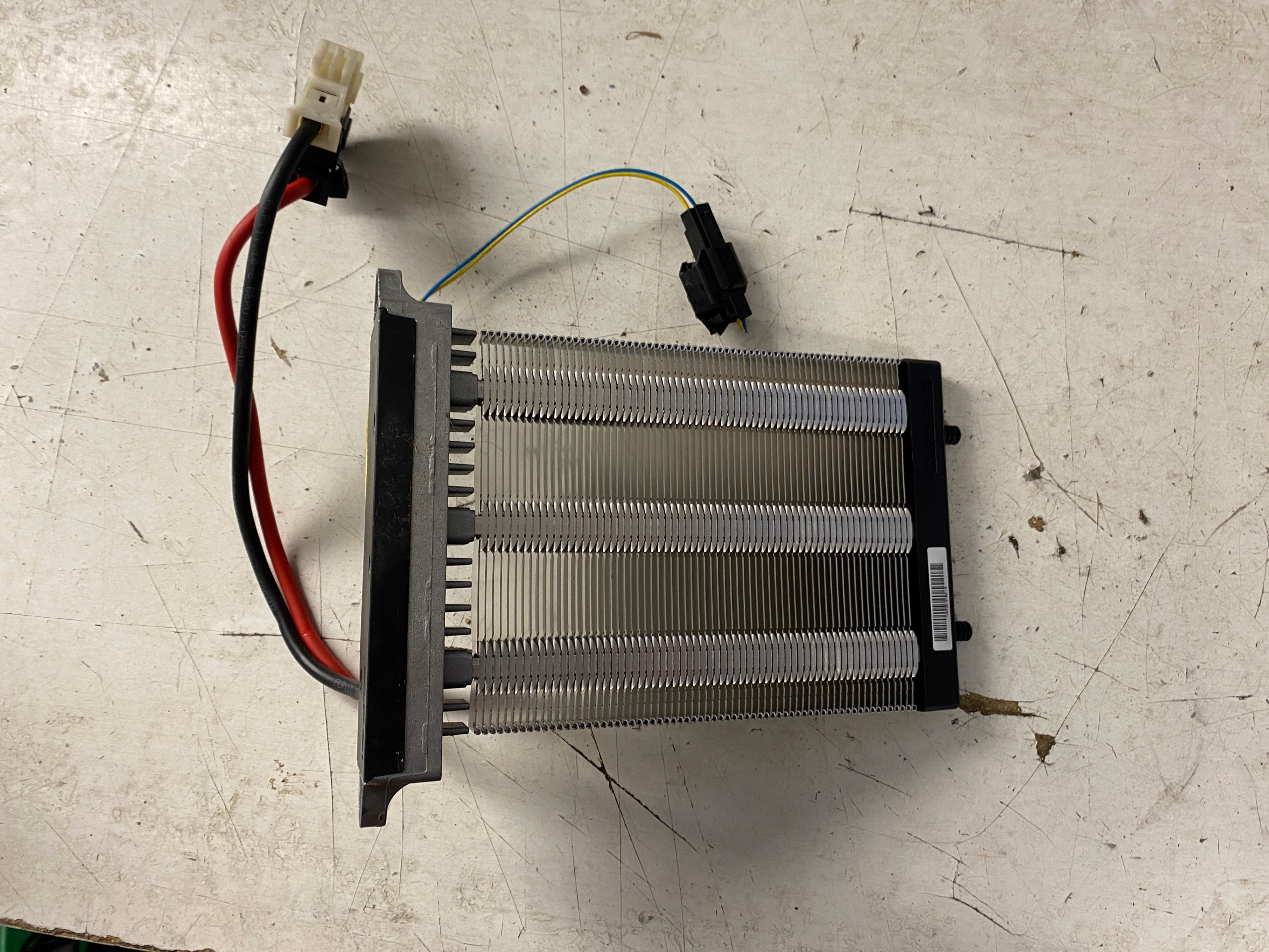 BV6N-18D612-BA - FORD FOCUS MK3 ЕЛЕКТРИЧНИЙ ОБІГРІВАЧ