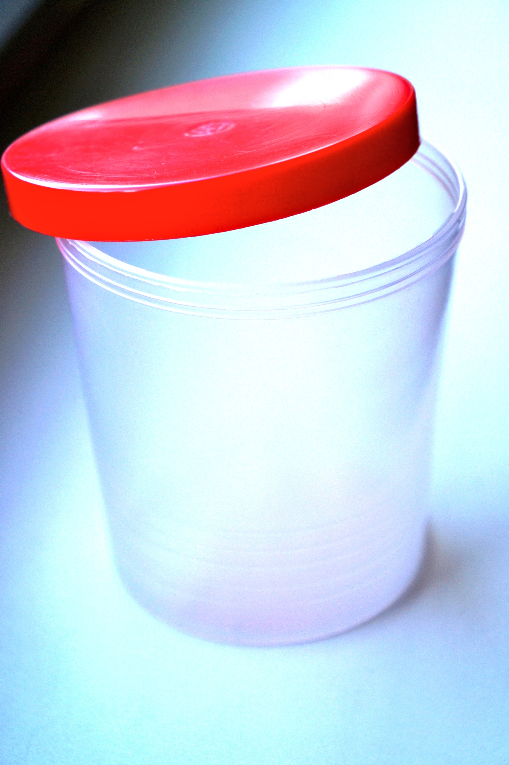 

Pojemnik 200ml bezb-czerwony do gwoździ itp 10szt.