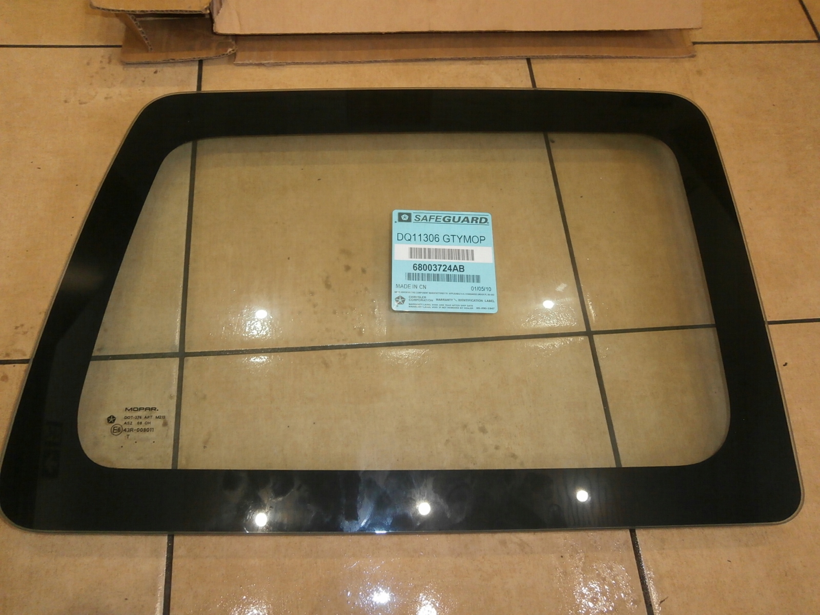 NOWA SZYBA TYŁ PRAWA 68003724AB PATRIOT 11-13 Strona zabudowy tył - prawa