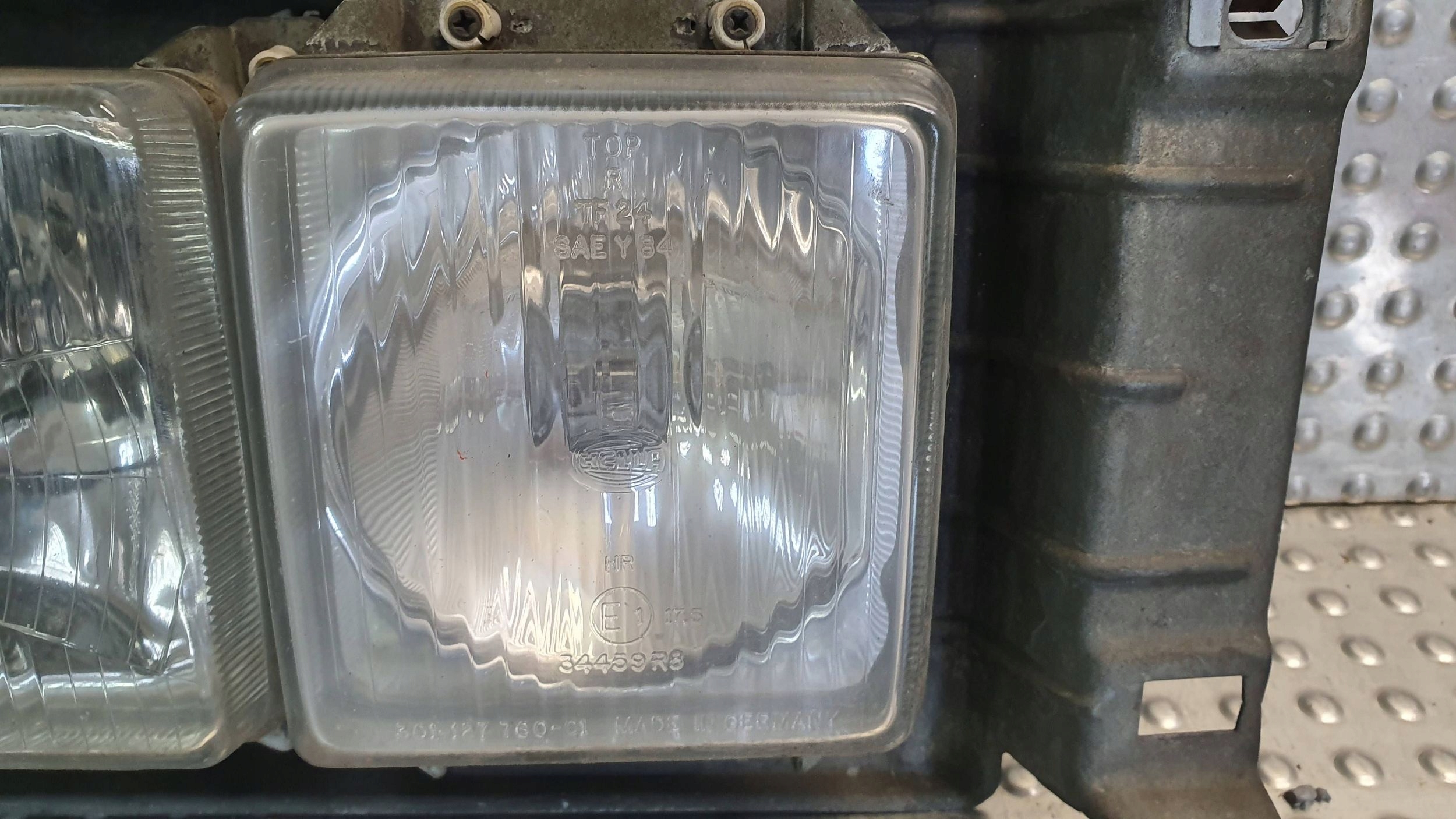 light front right VW TRANSPORTER T3 LIFT 85- 255941006