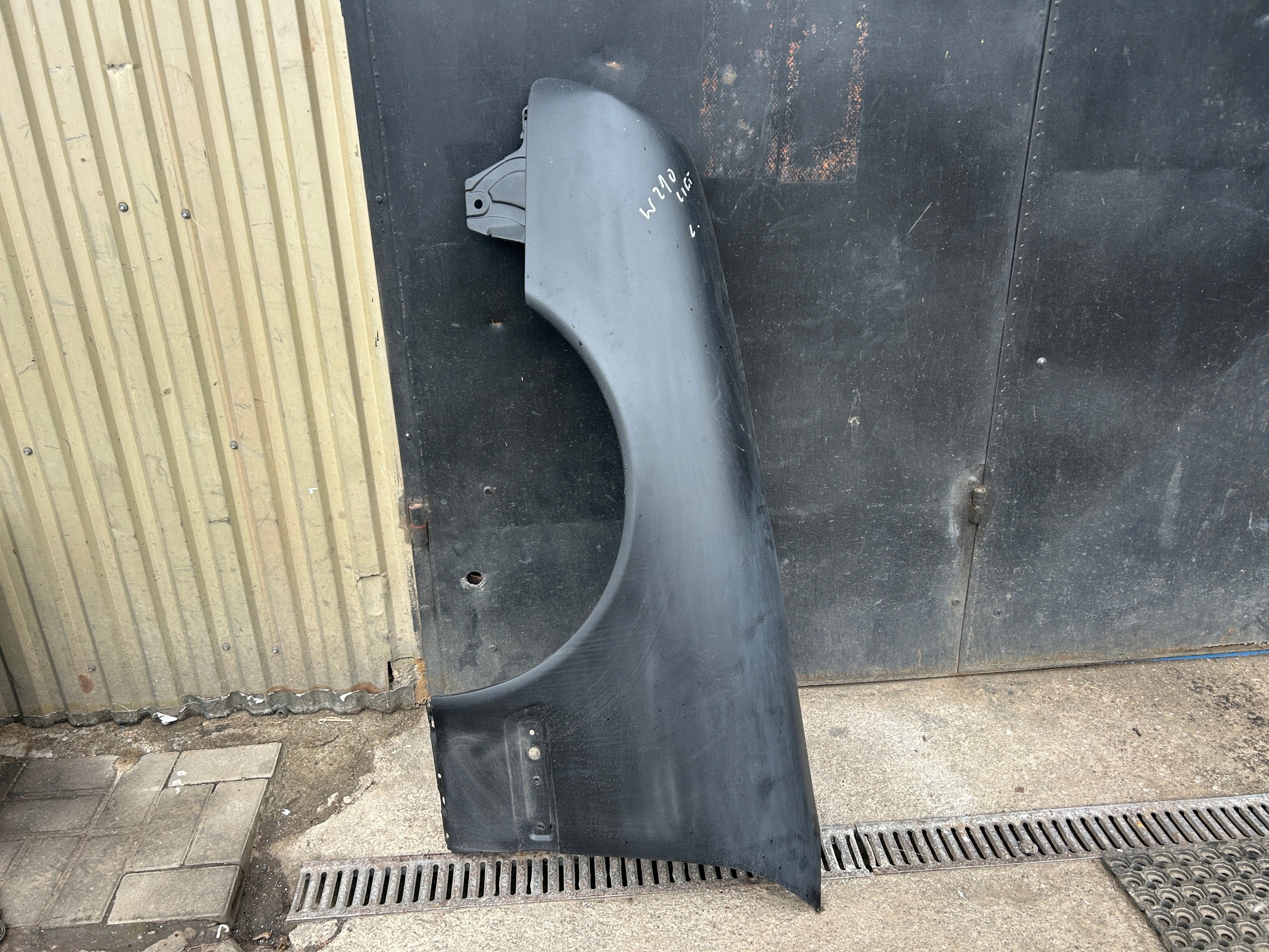 MERCEDES W210 LIFT fender left front