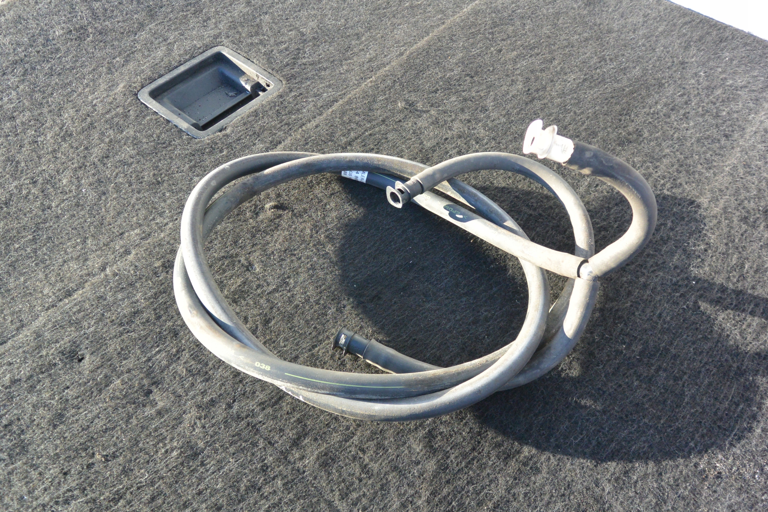 A1648600092 - Провод омывателя лампы MERCEDES ML X164 GL W164