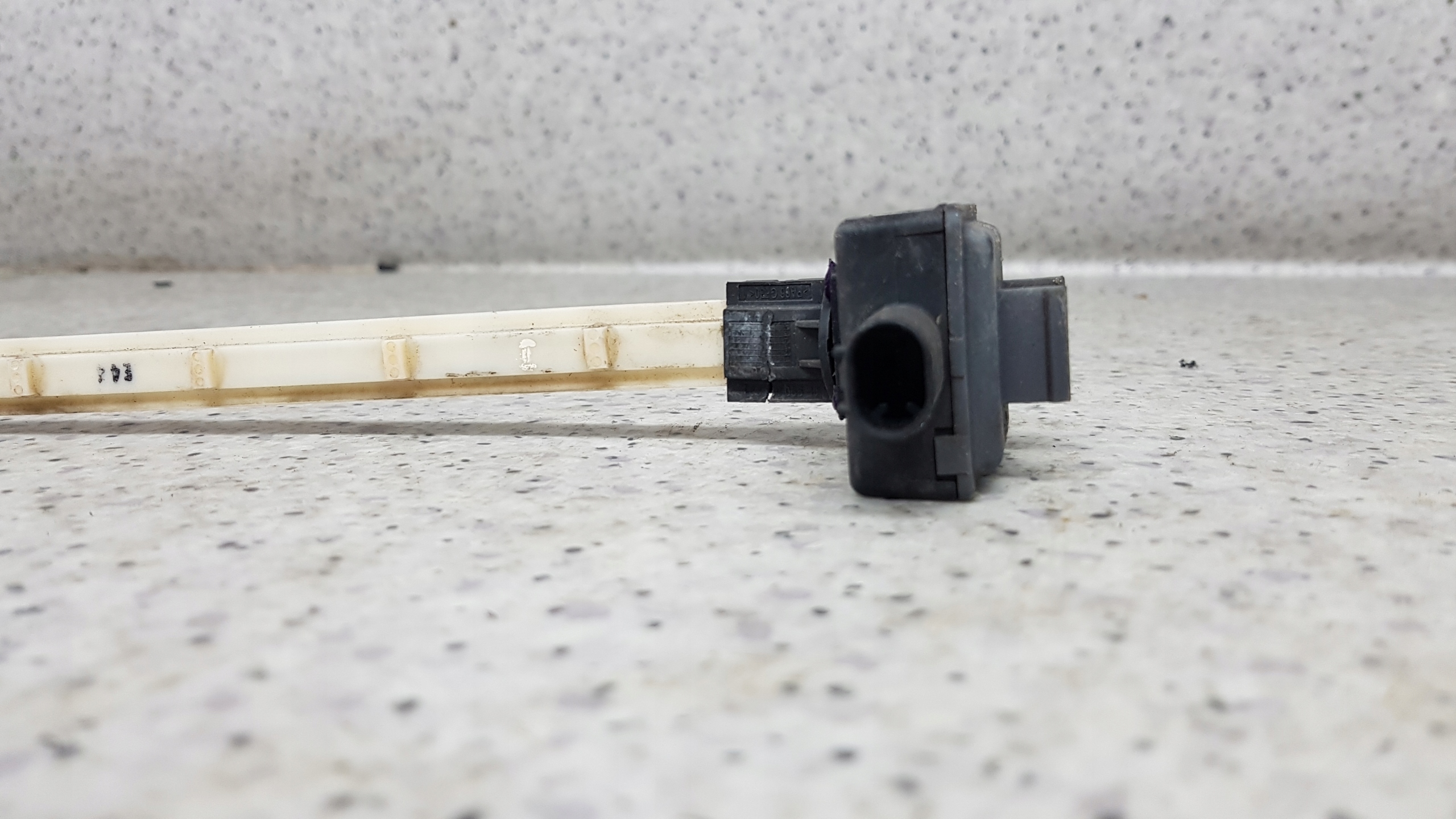 BMW 5 F10 sensor OCHRONY PIESZYCH 2825