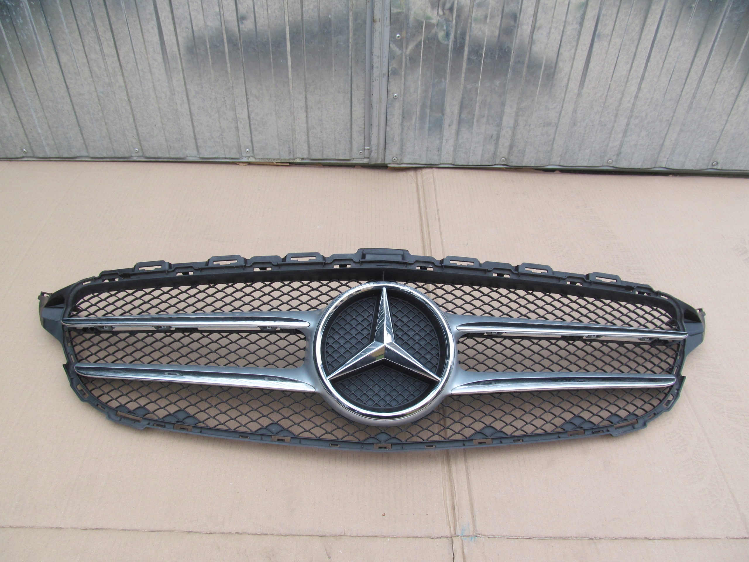 C класс W205 решетка радиатора