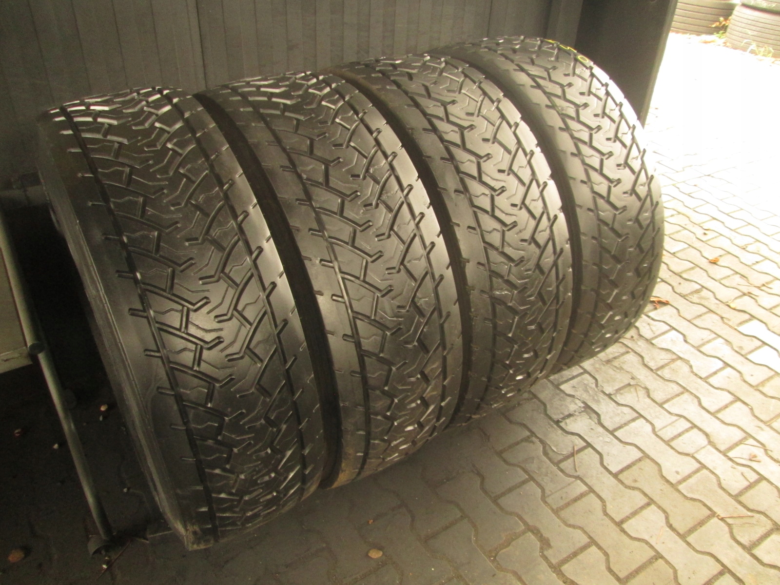 315 / 70R22.5 Goodyear KMAX D GEN-2 4.шт привода