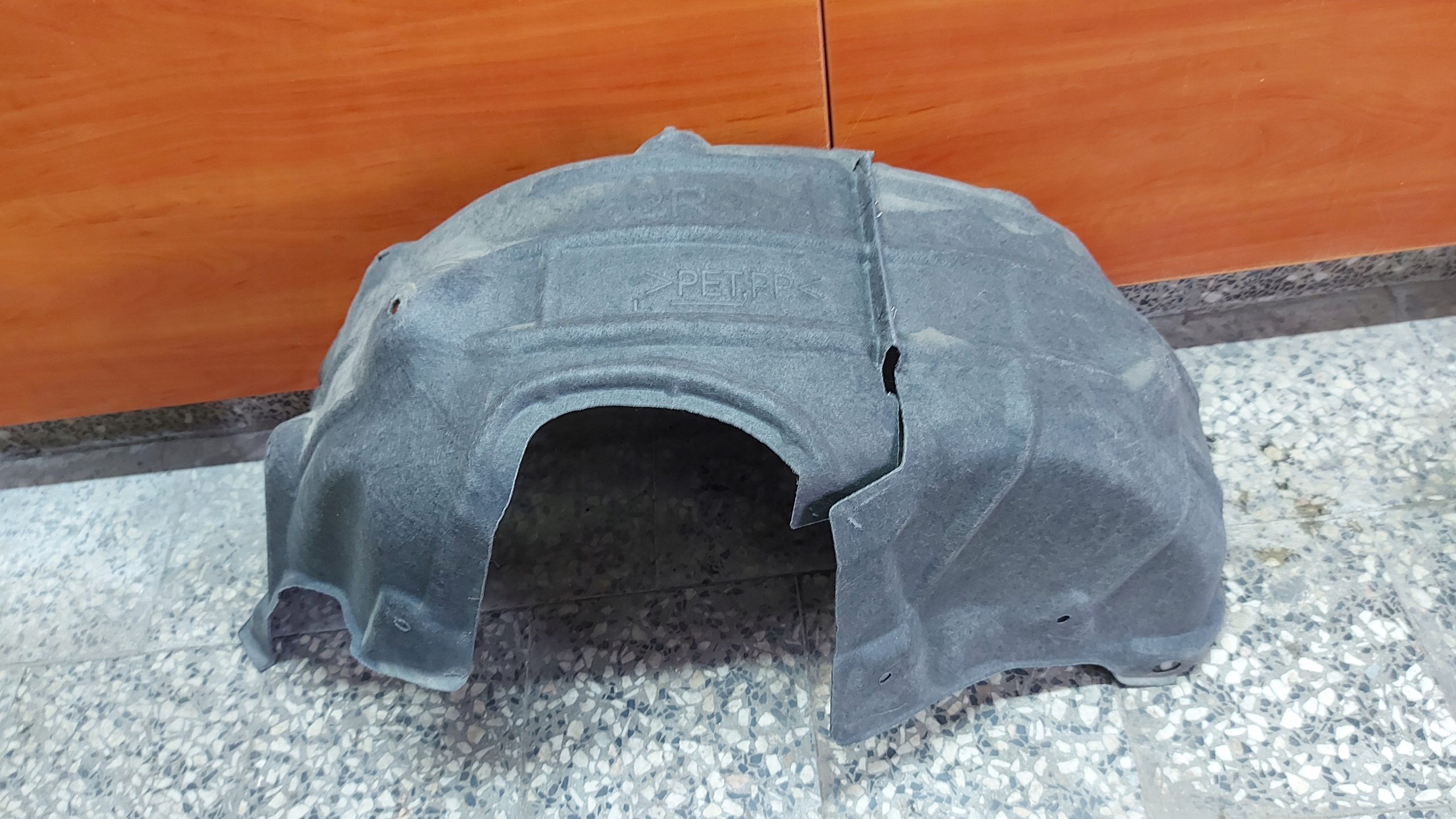 mudguard right rear part TOYOTA COROLLA E21 KOMBI 19