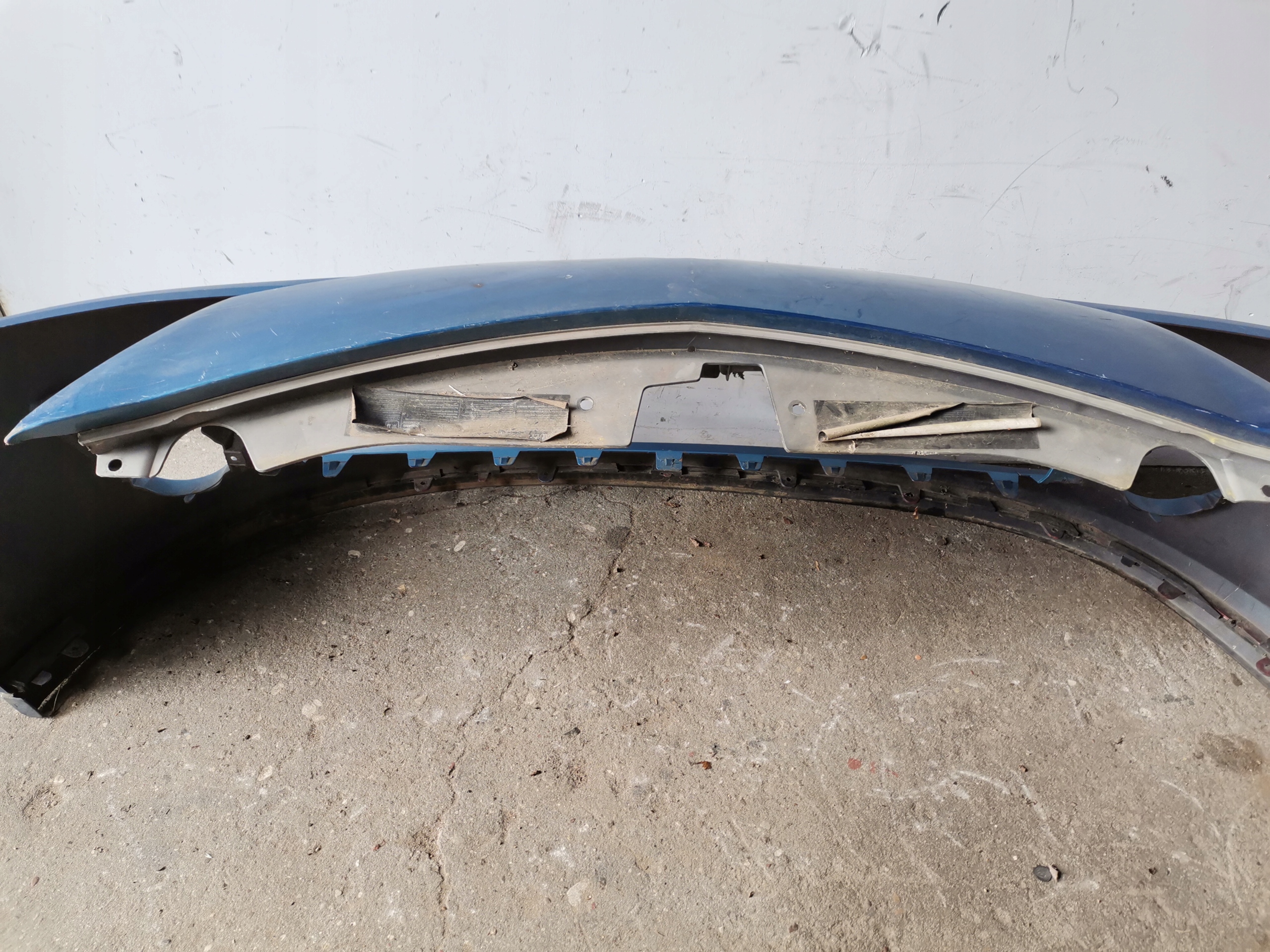 nárazník předek přední RENAULT CLIO III