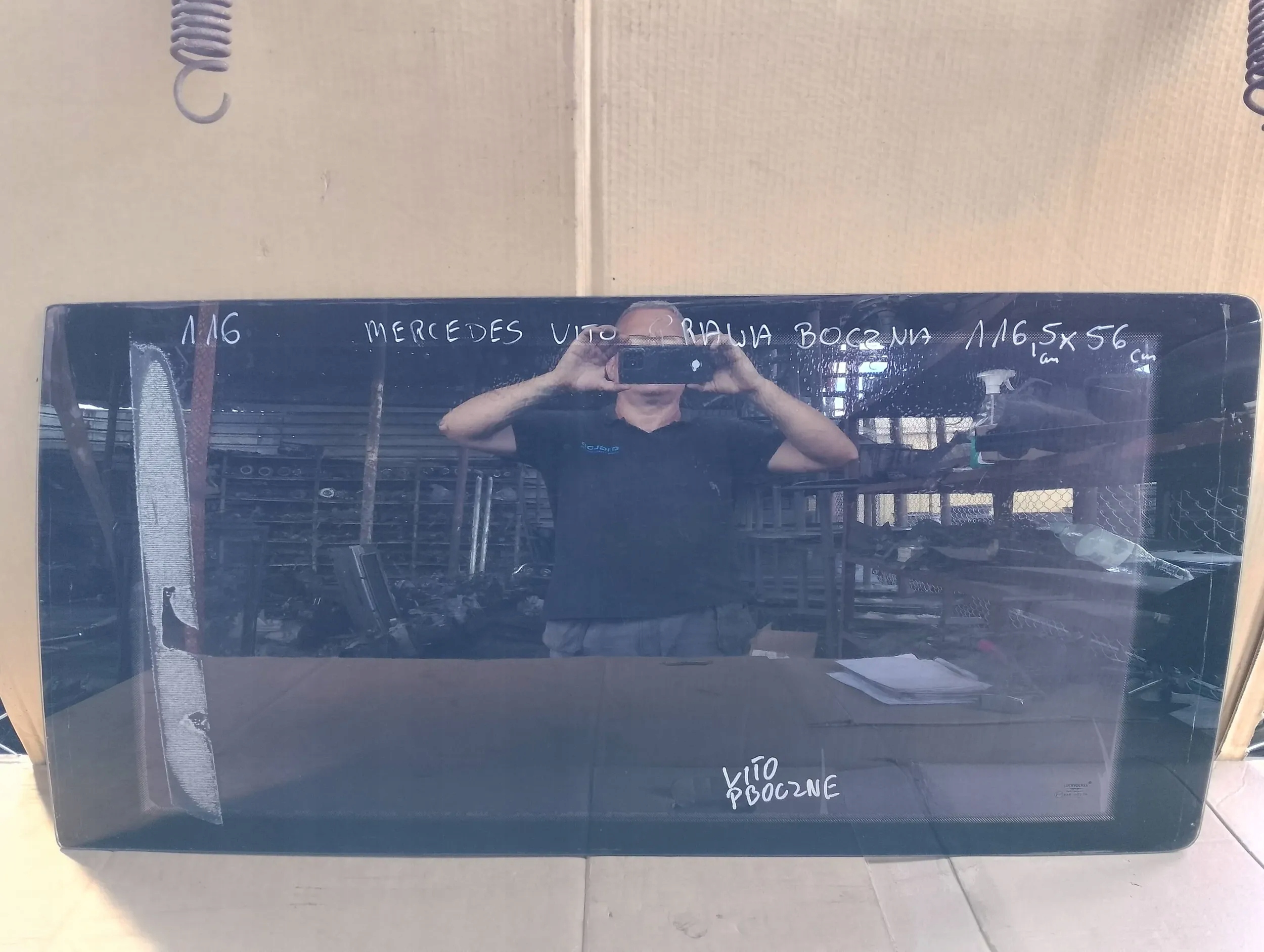 window bodywork right Bok Mercedes Vito wymiary ok 116,5cm x 56cm