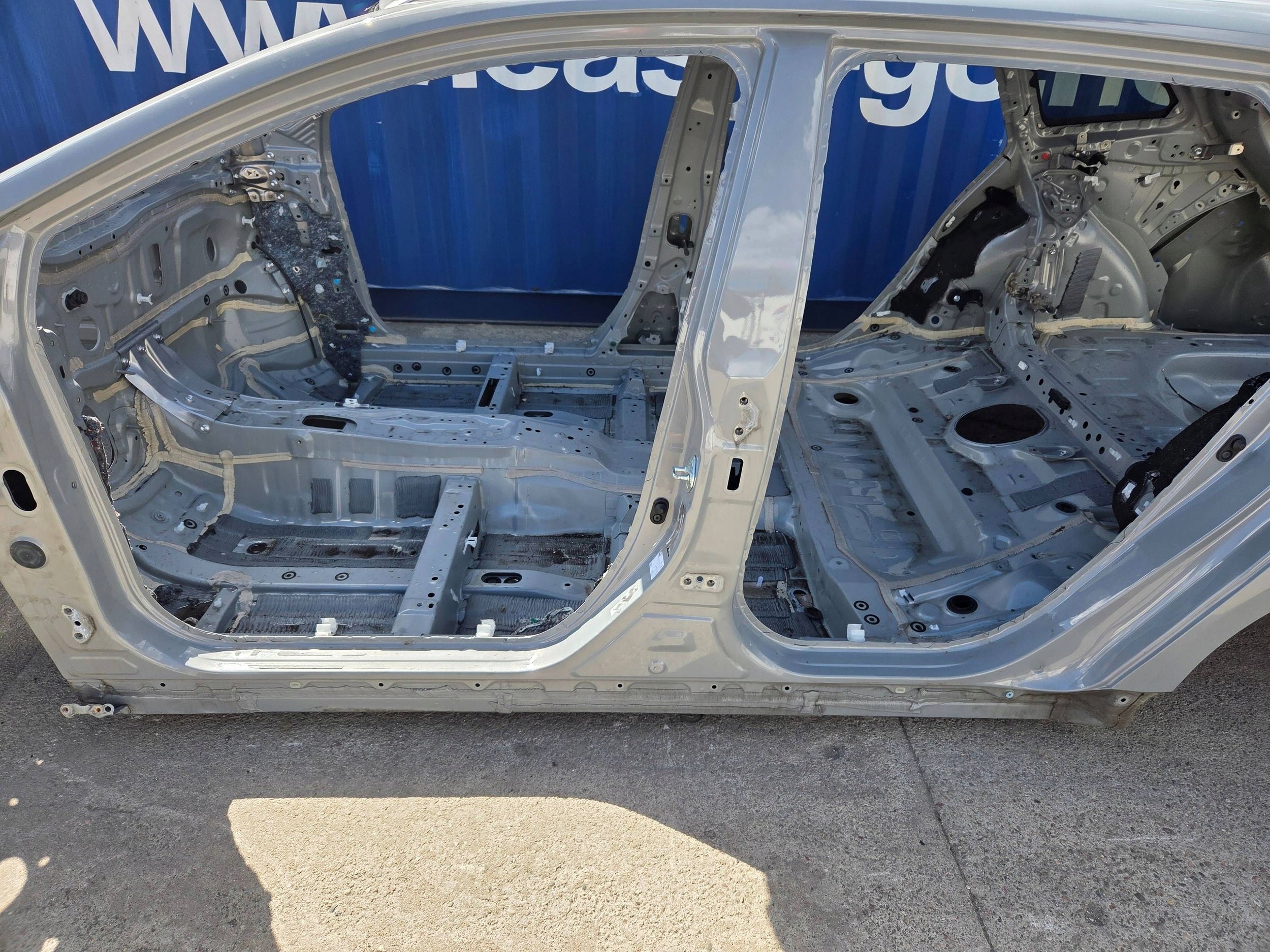 Toyota Corolla E21 Kombi threshold left