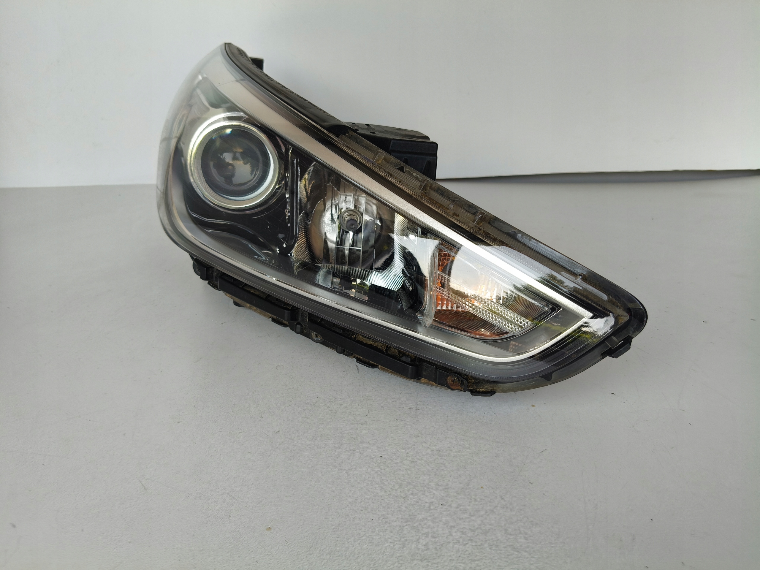 light right REFLEKTOR HYUNDAI I30 III 17