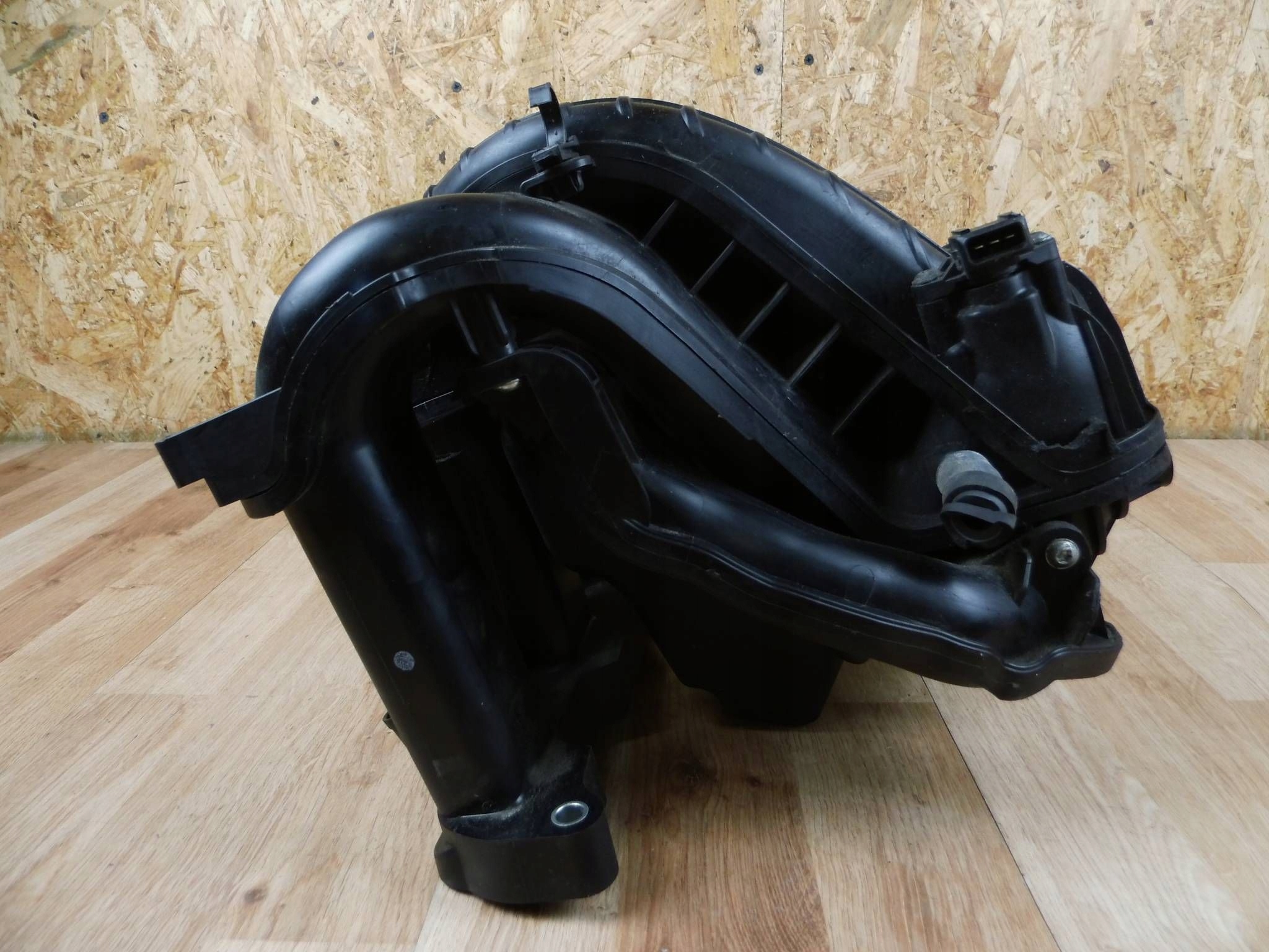 Mitsubishi Outlander III 2.0 2.4 PHEV intake manifold 1540A095