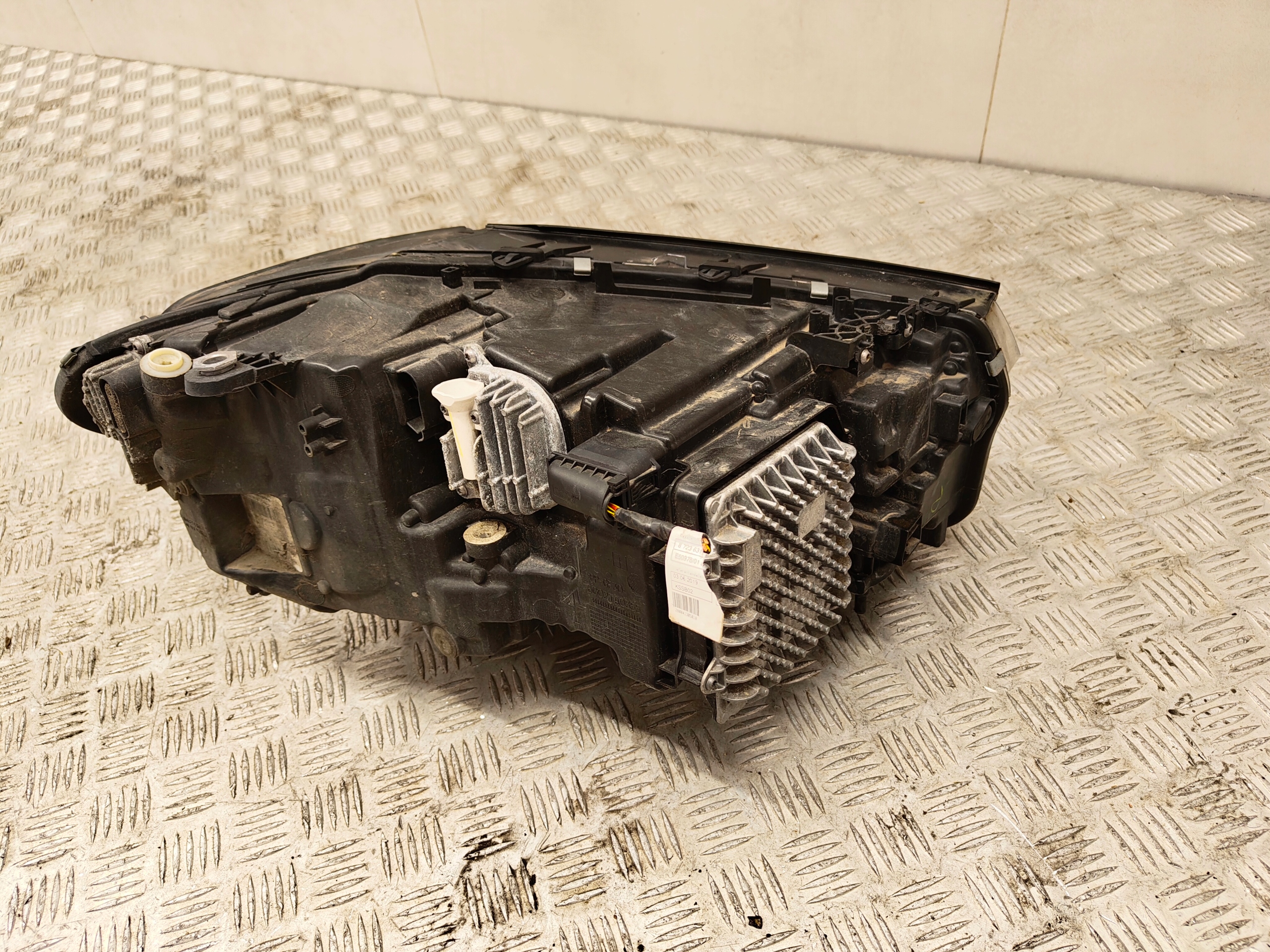 BMW X3 G01 light left front ADAPTIVE LED EU 8739653