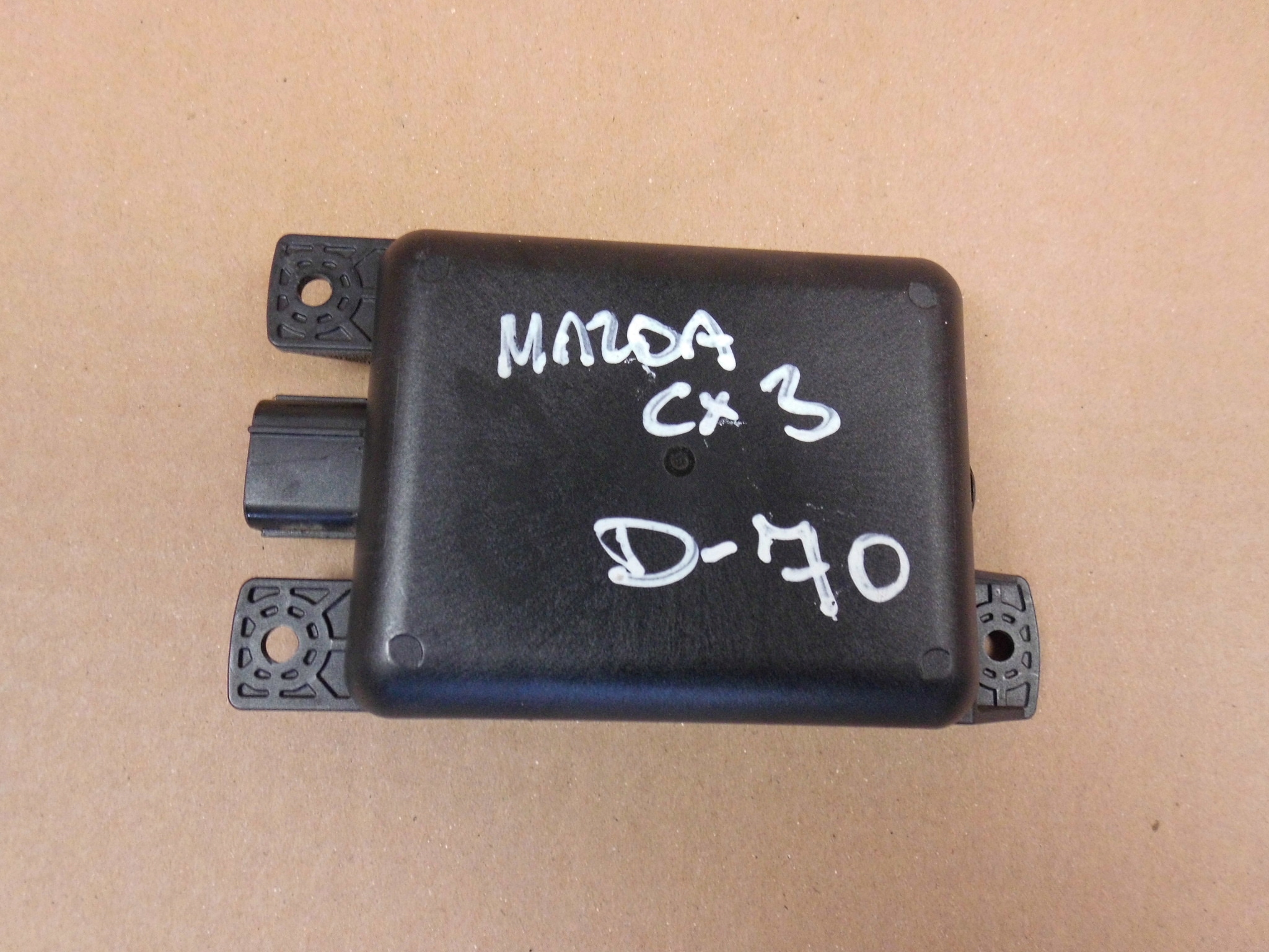 Mazda CX3 sensor radar sensor martwego punktu pola left D24H67Y90A