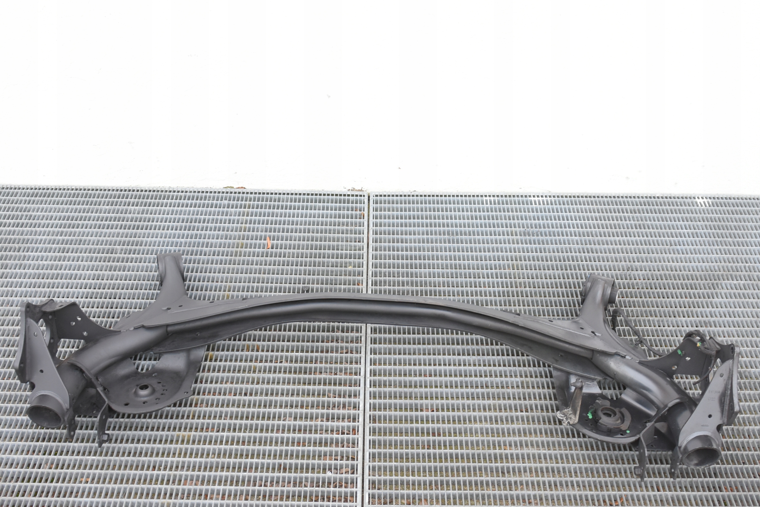 FORD KUGA III MK3 ESCAPE BELKA ZAWIESZENIA TYŁ 2WD