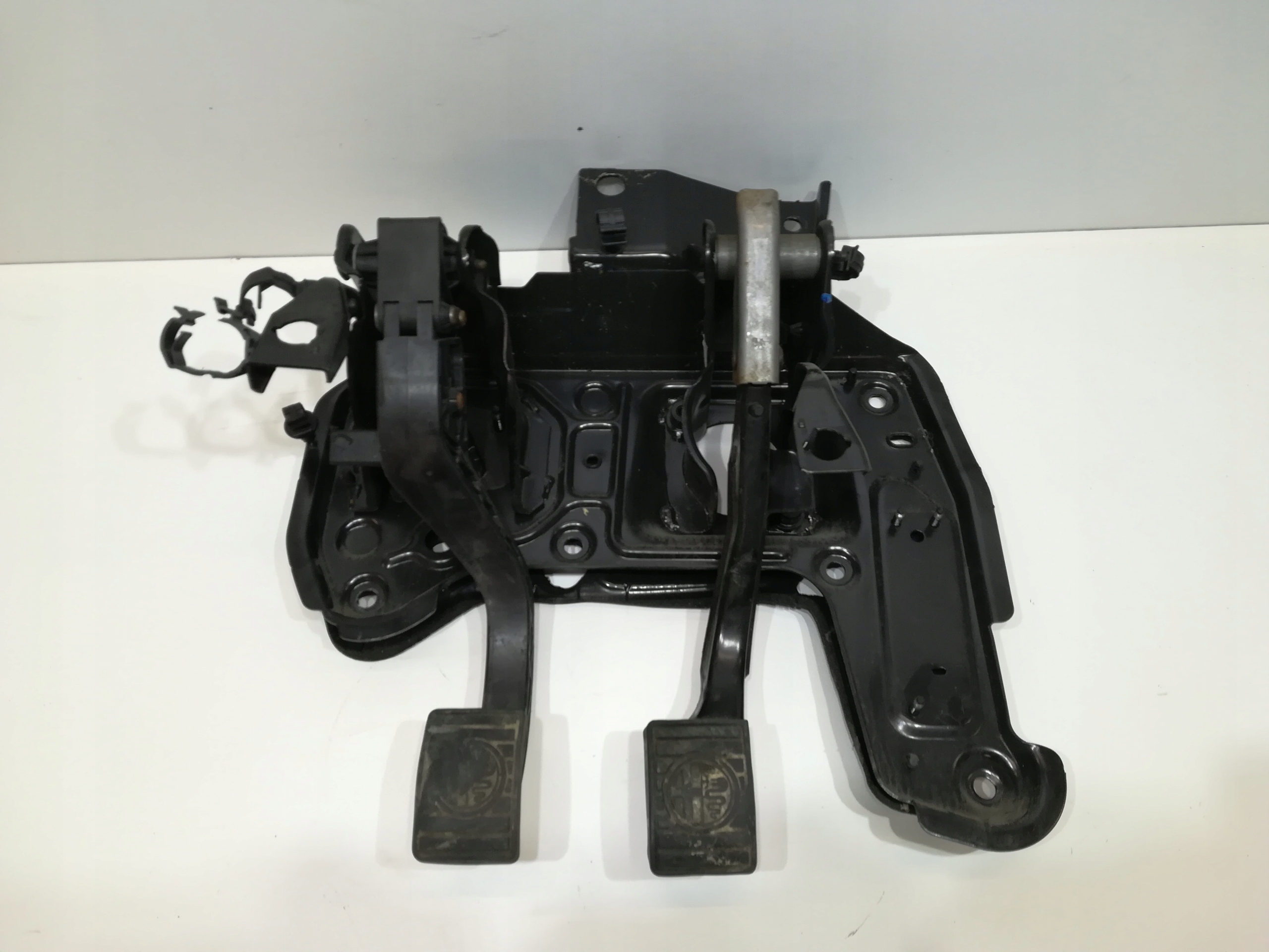 PEDAŁY STELAŻ SPRZĘGŁA HAMULCA ALFA ROMEO 159 EU