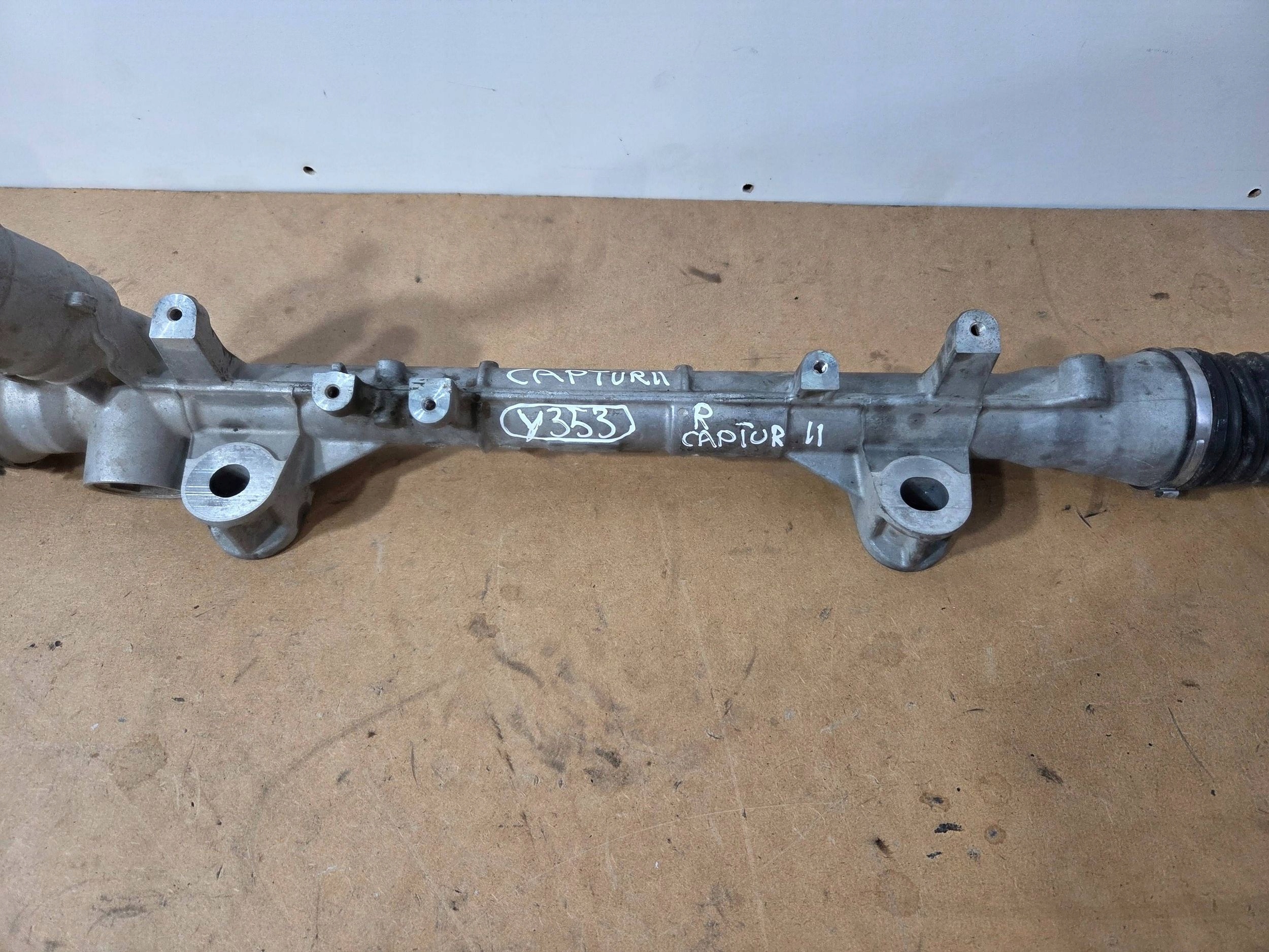 Renault Captur II 2024r control 6820000374 (Y353)