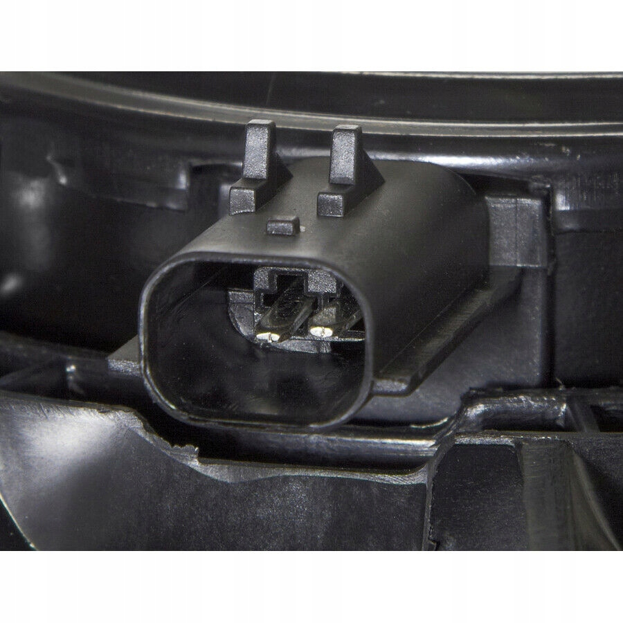 WENTYLATOR CHRYSLER VOYAGER 2000 2008 Car type Cargo vans