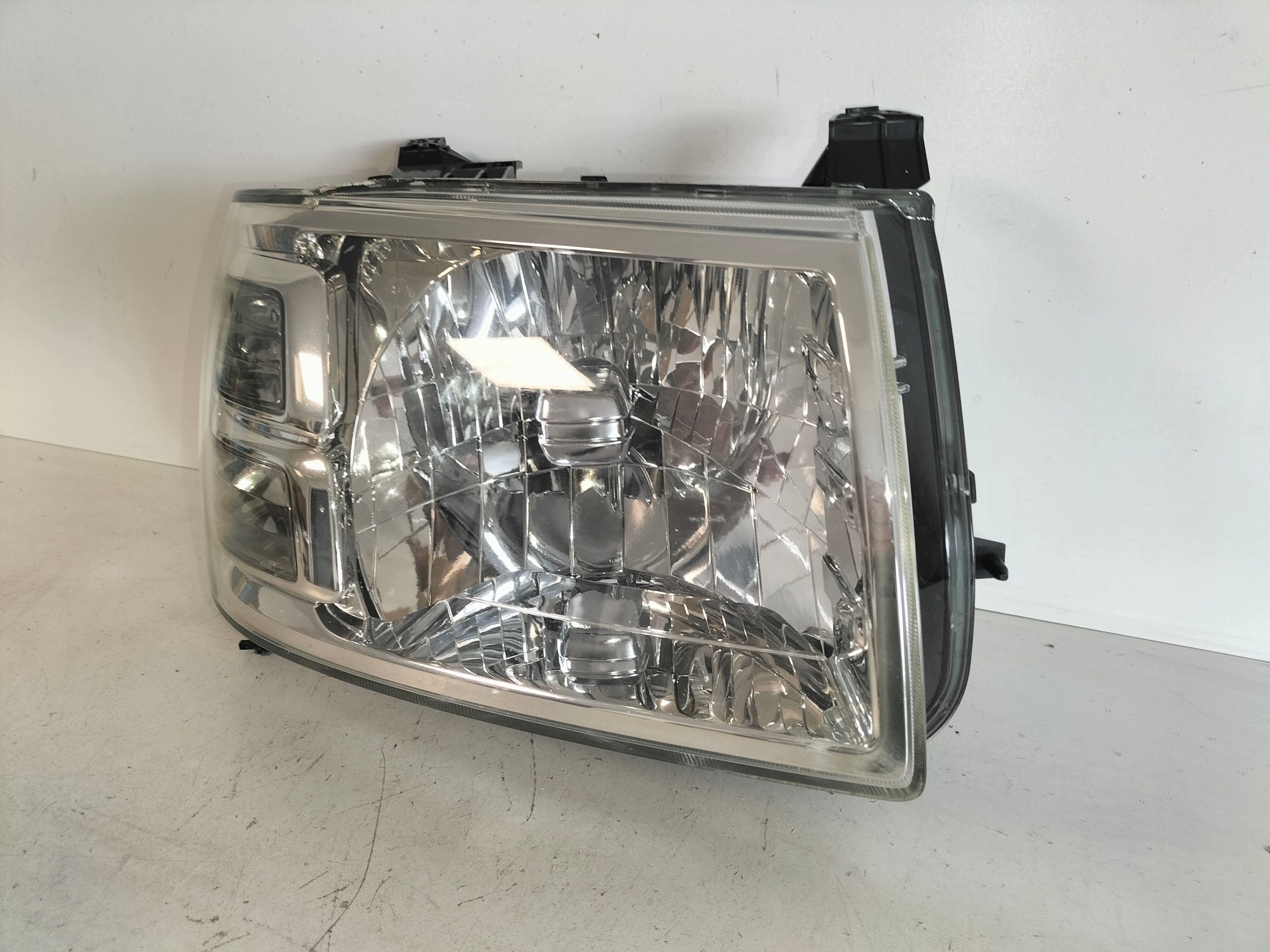 light front reflektor right FORD RANGER II 06-09