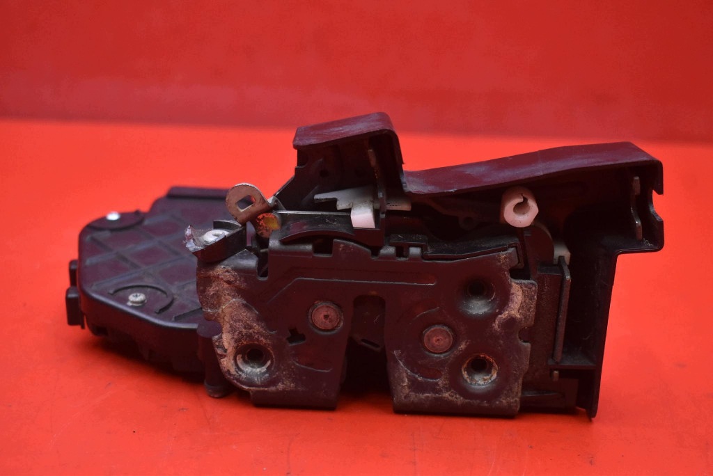 lock door left front front EU 30753658 VOLVO S40 II V50 03-11
